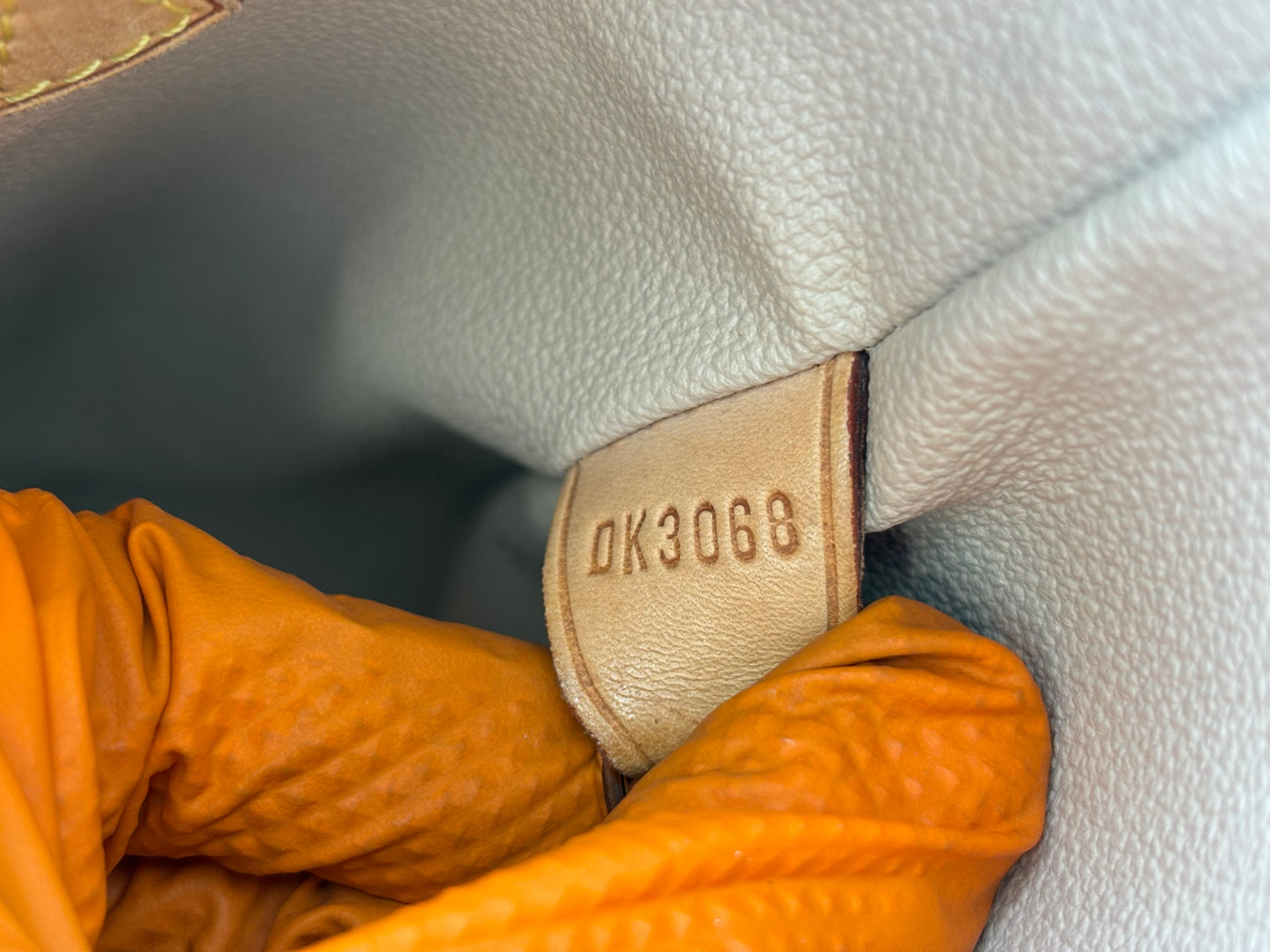 018539 - Louis Vuitton Bucket GM