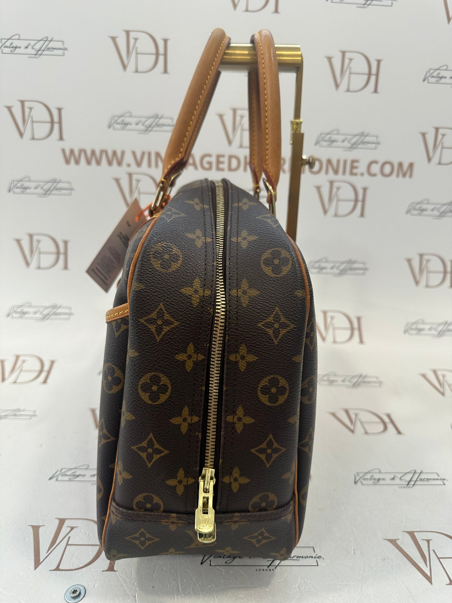 016925 - Louis Vuitton Deauville