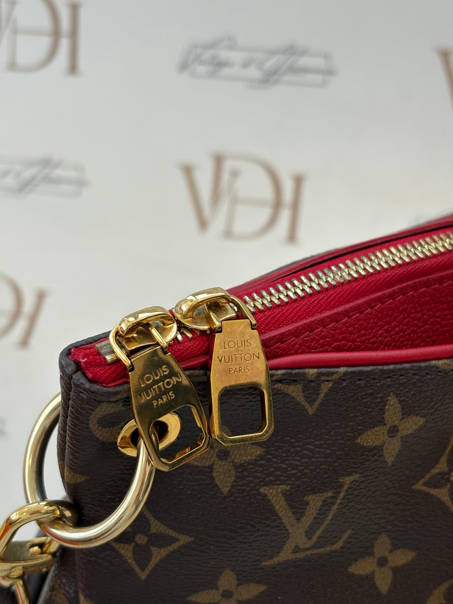201112 - Louis Vuitton Pallas