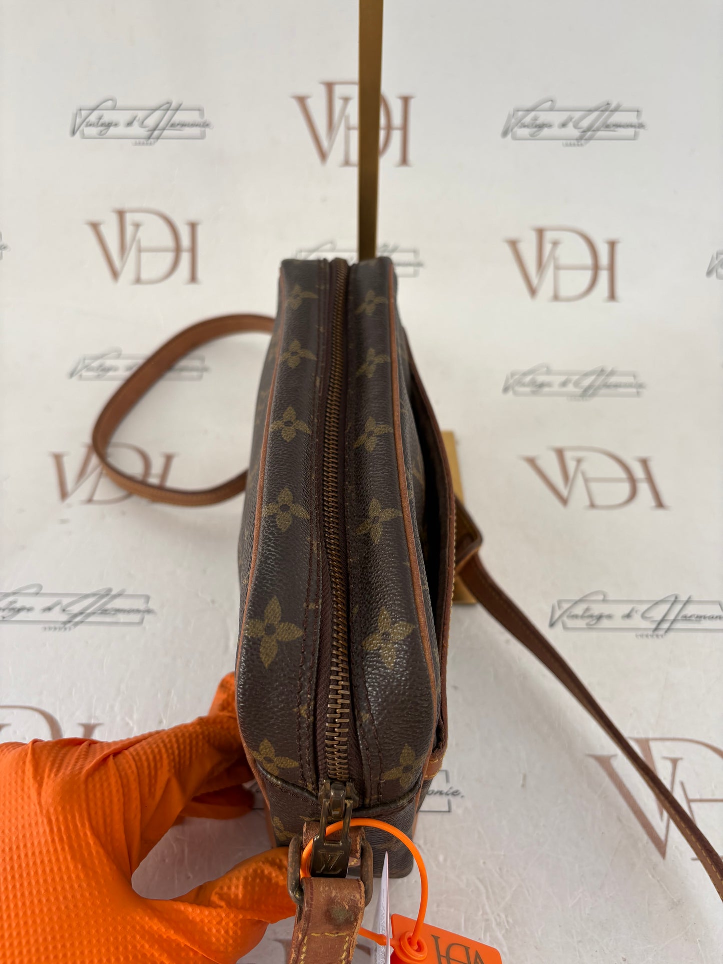 018203 - Louis Vuitton Trocadero 24