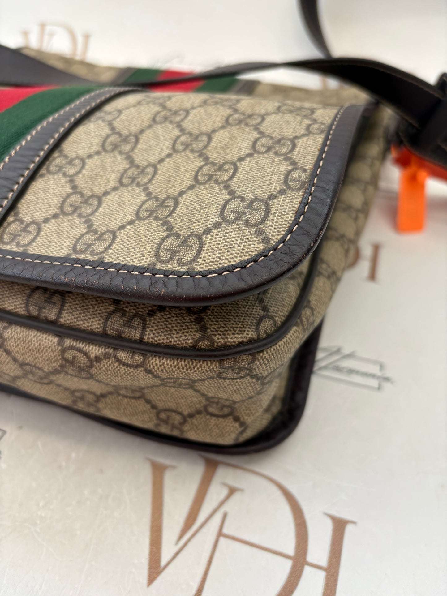 383425 - Gucci Messenger