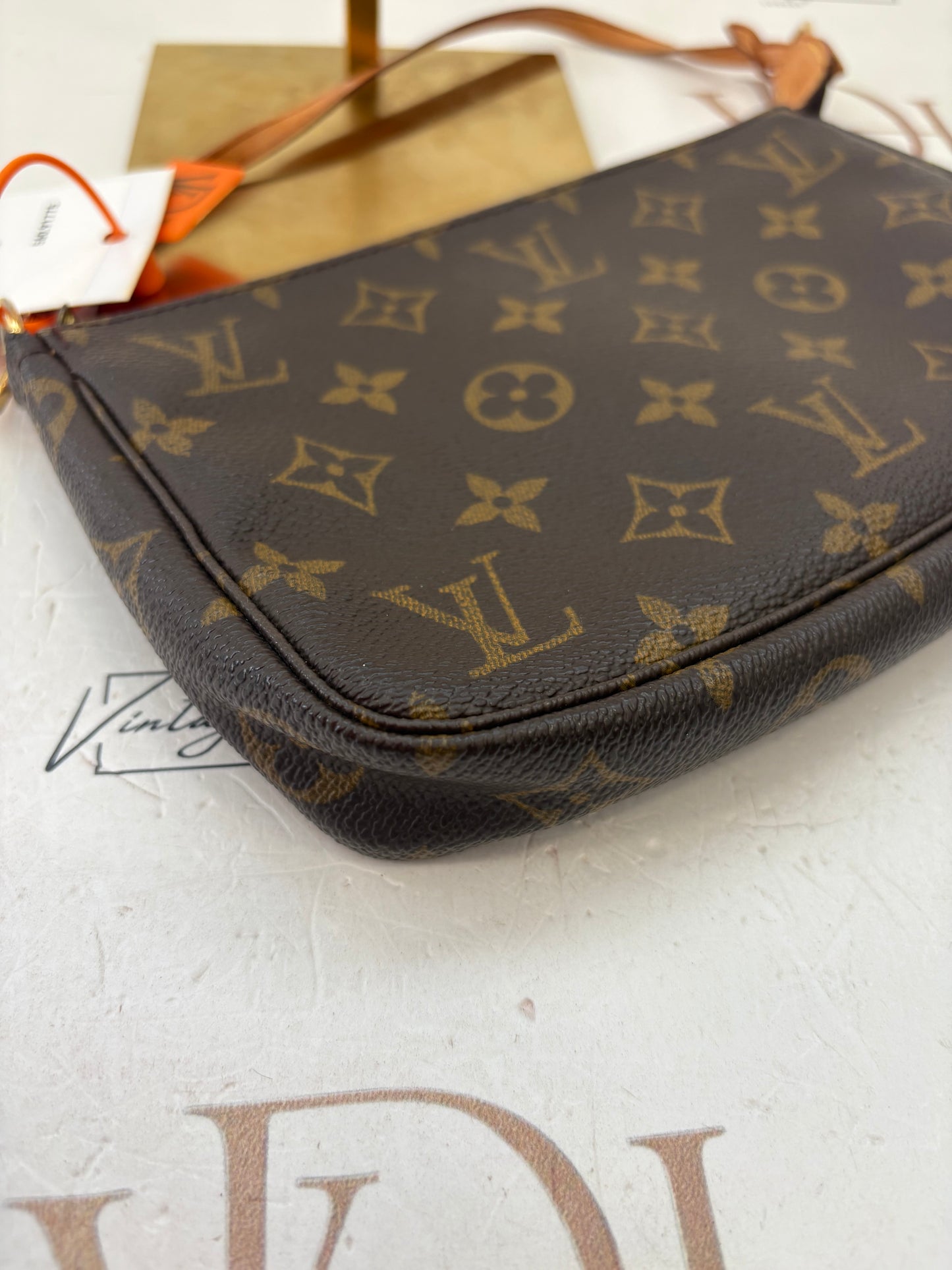 018729 - Louis Vuitton Pochette Accessoires