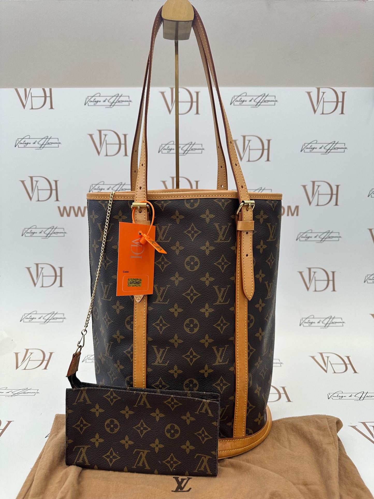 017785 - Louis Vuitton Bucket GM