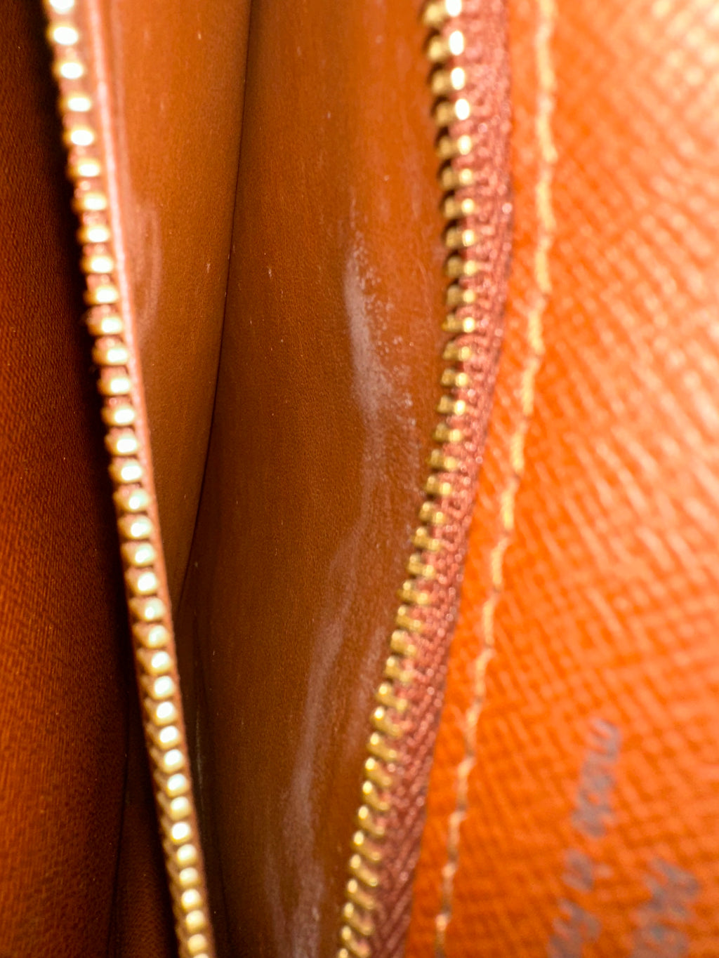 Louis Vuitton Monceau 28