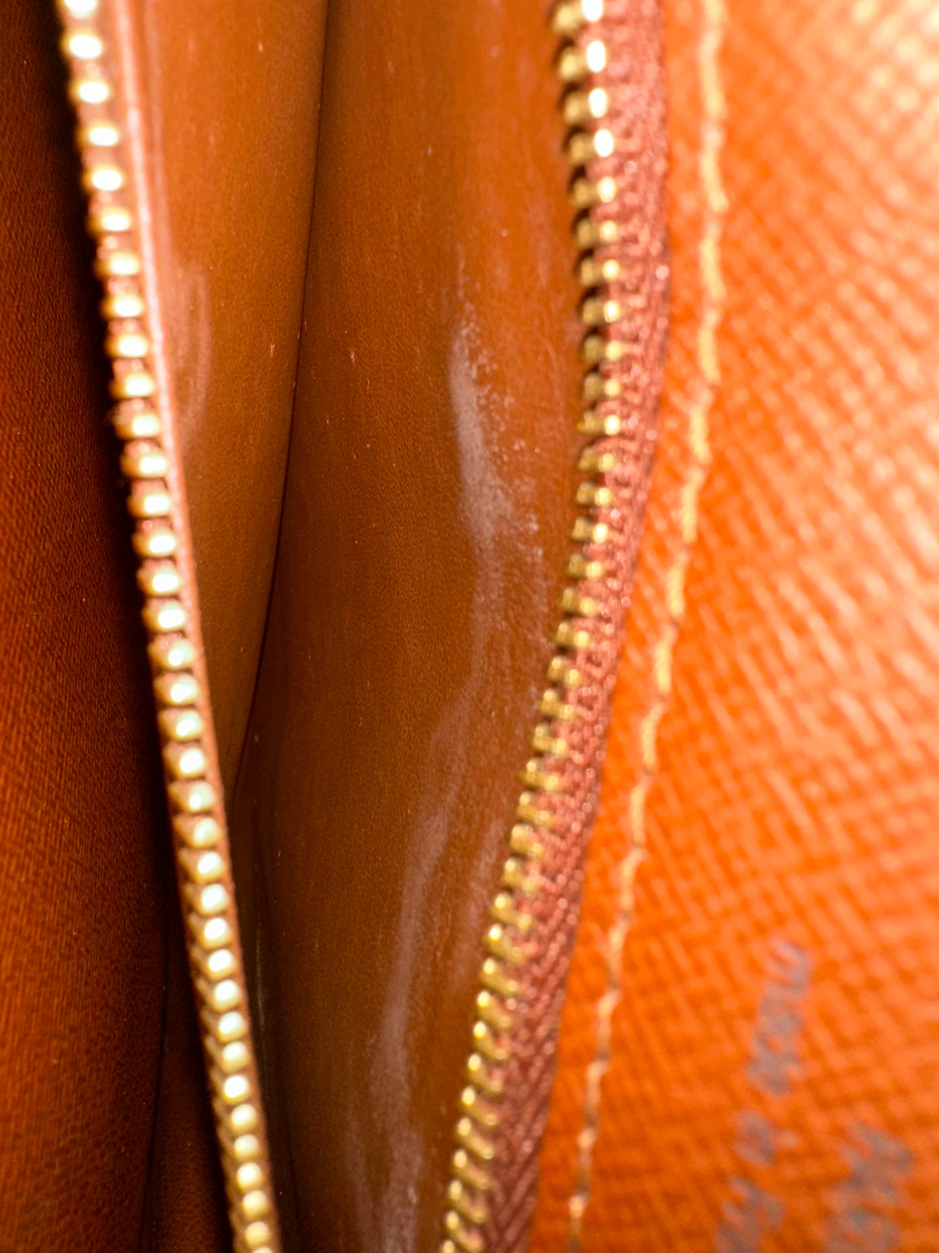 Louis Vuitton Monceau 28