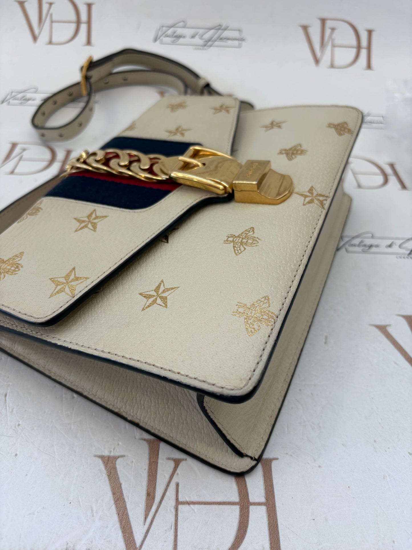 384258 - Gucci