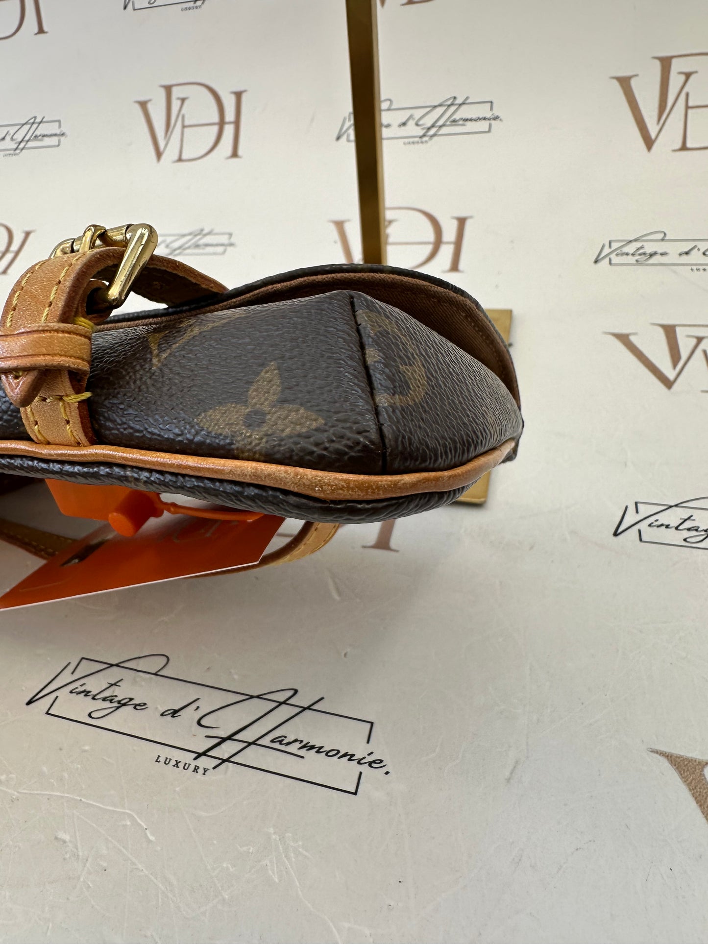 017802 - Louis Vuitton Pochette Marelle