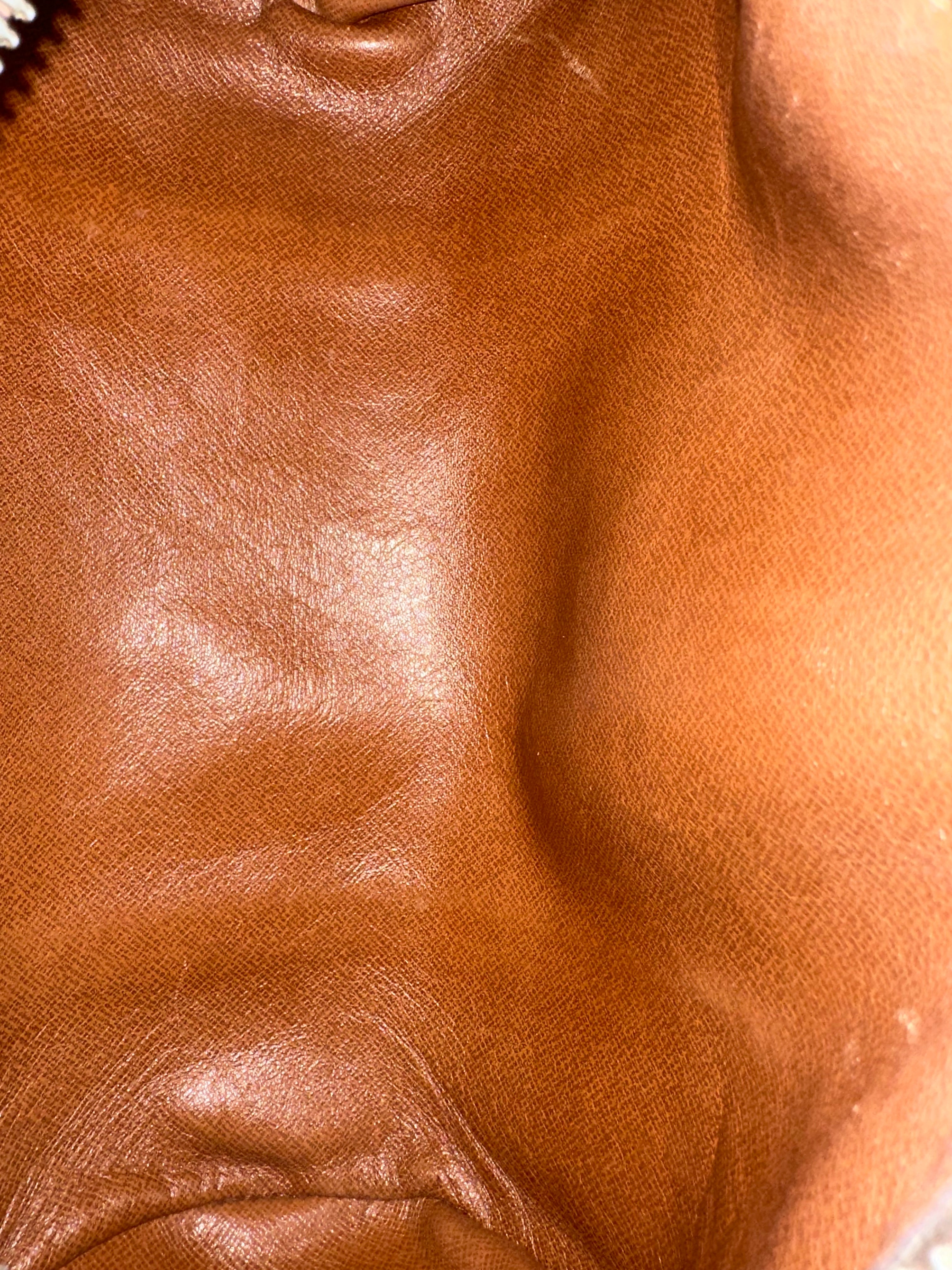 Louis Vuitton Papillon 26