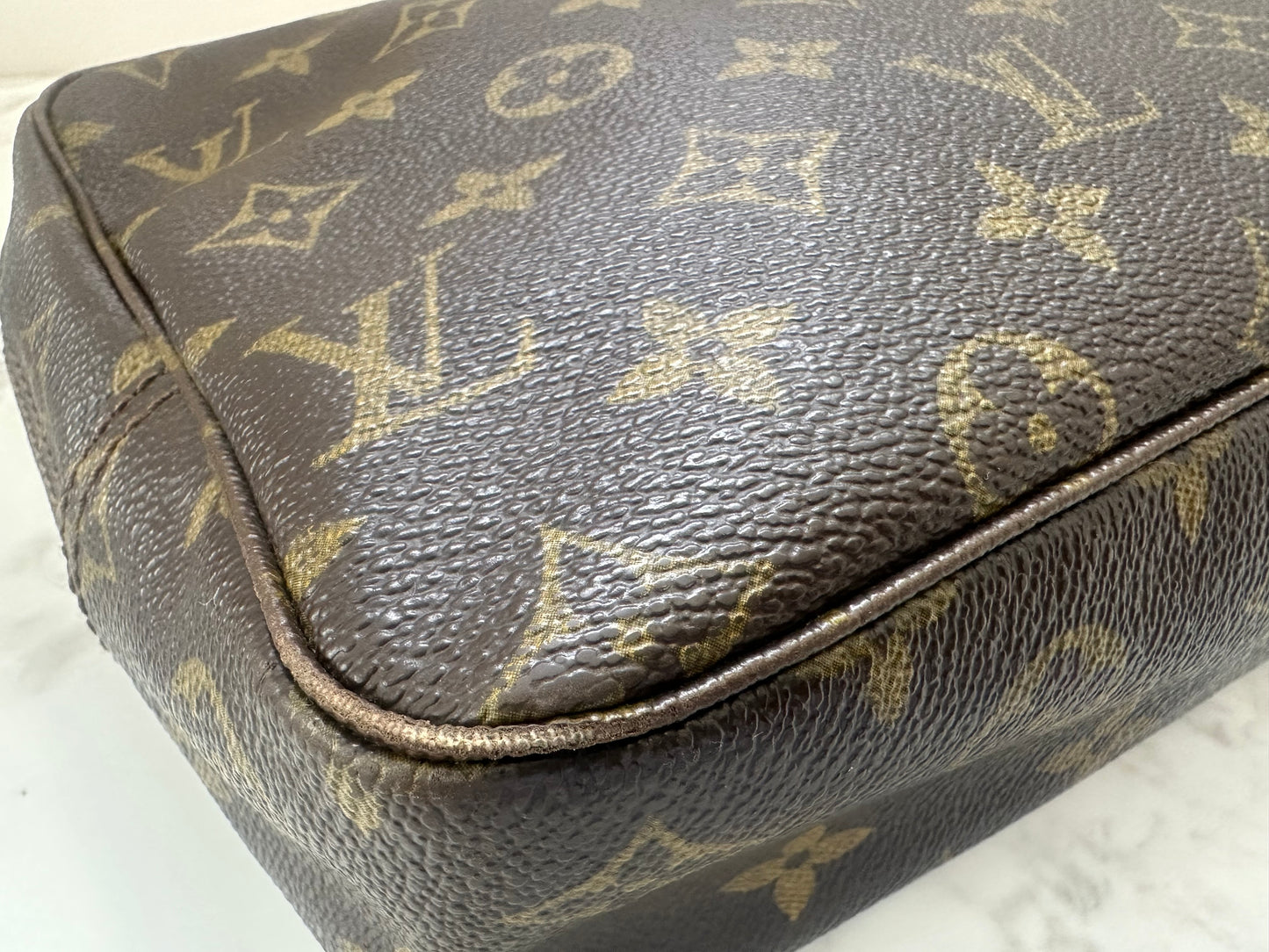 Louis Vuitton Trousse Toilette 28