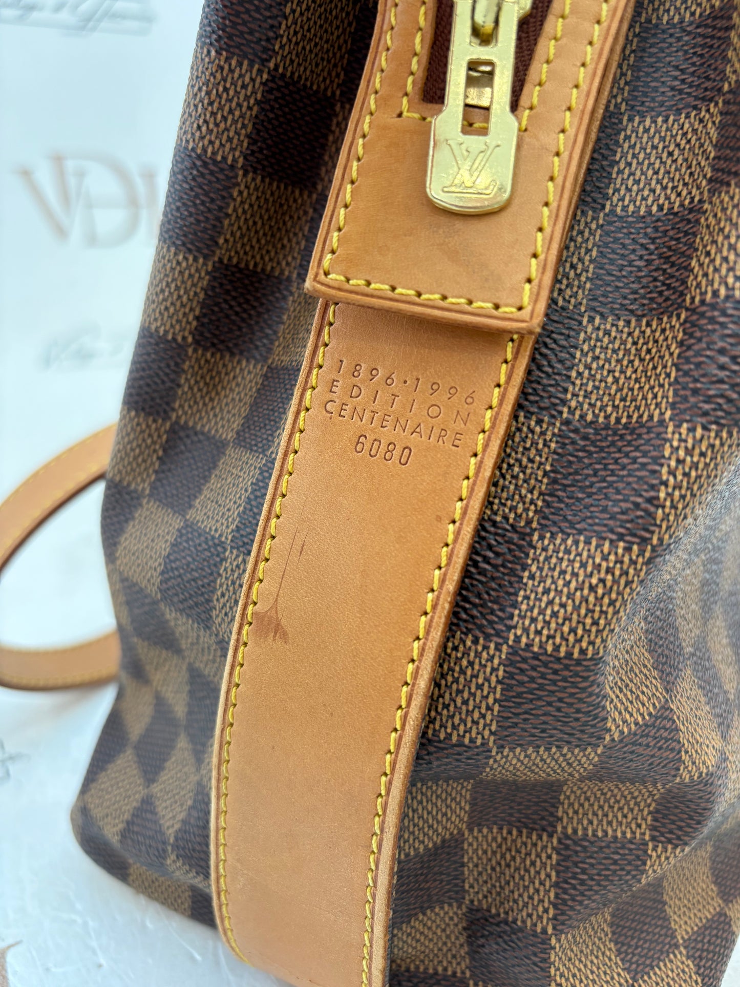 018418 - Louis Vuitton Colombine