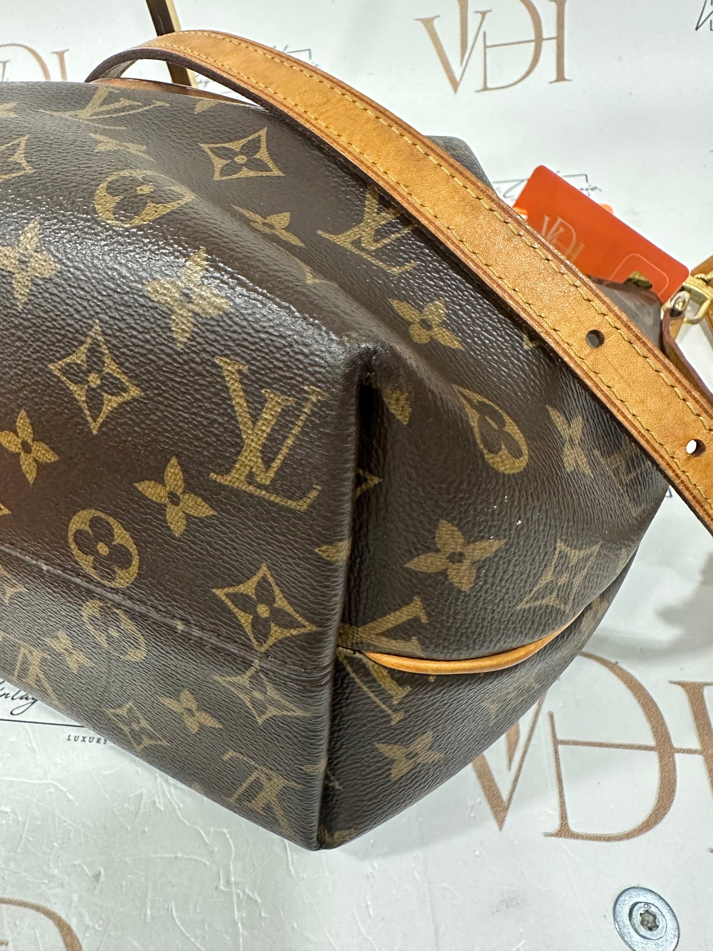 382974 - Louis Vuitton Turenne