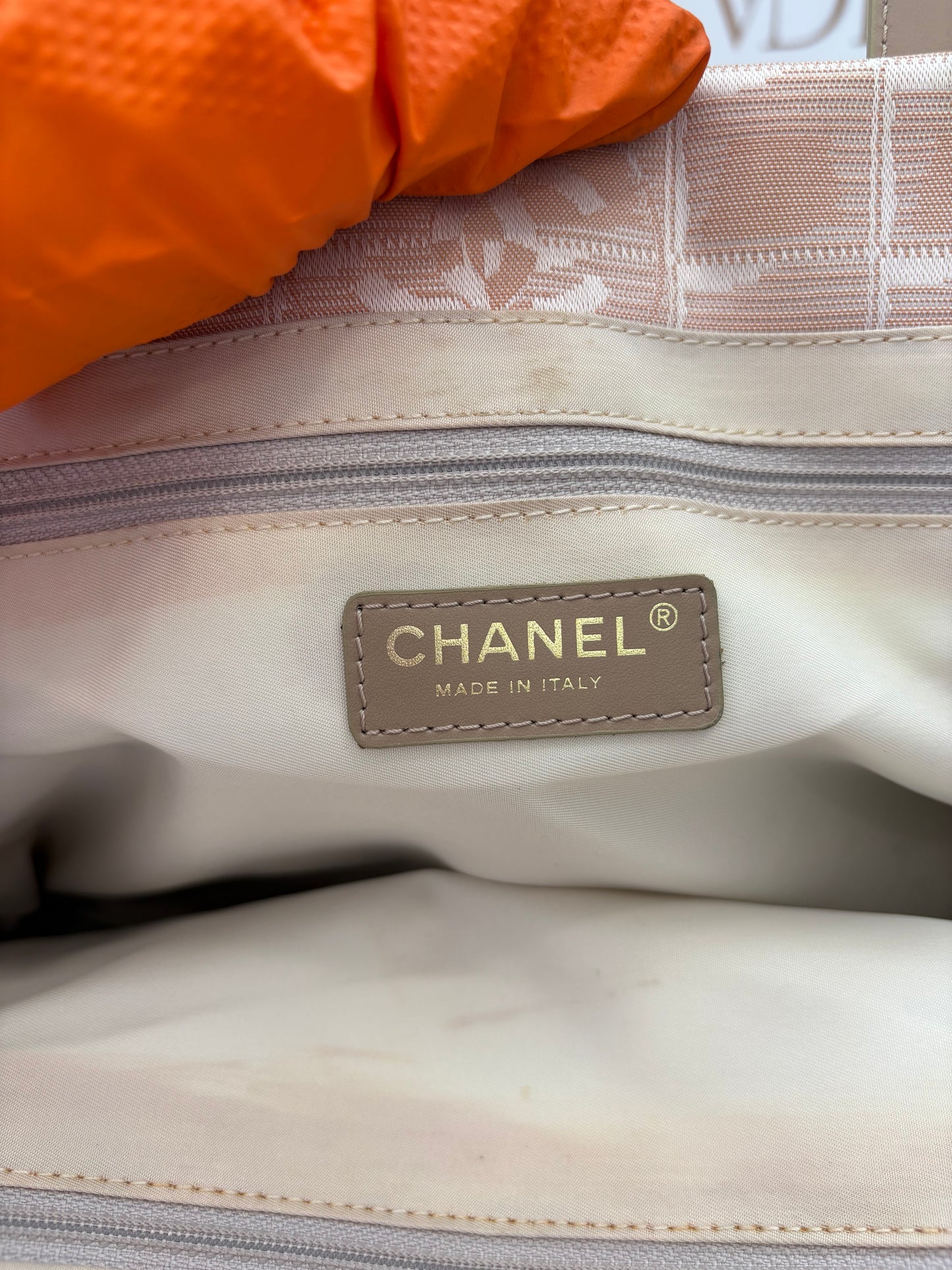 018207 - Chanel Tote MM Jacquard
