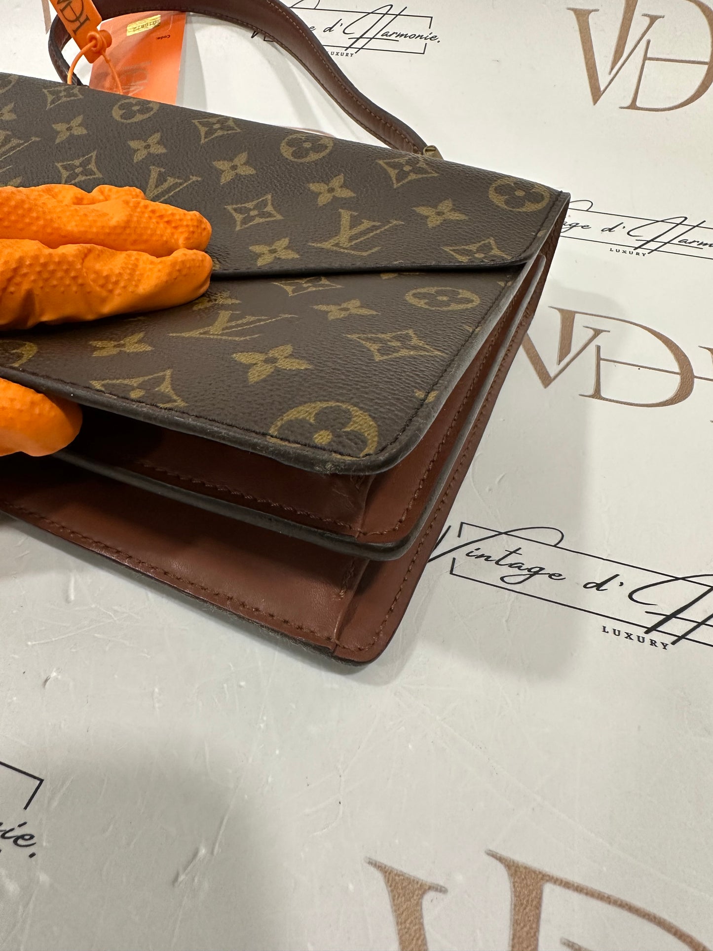 016872 - Louis Vuitton Concorde