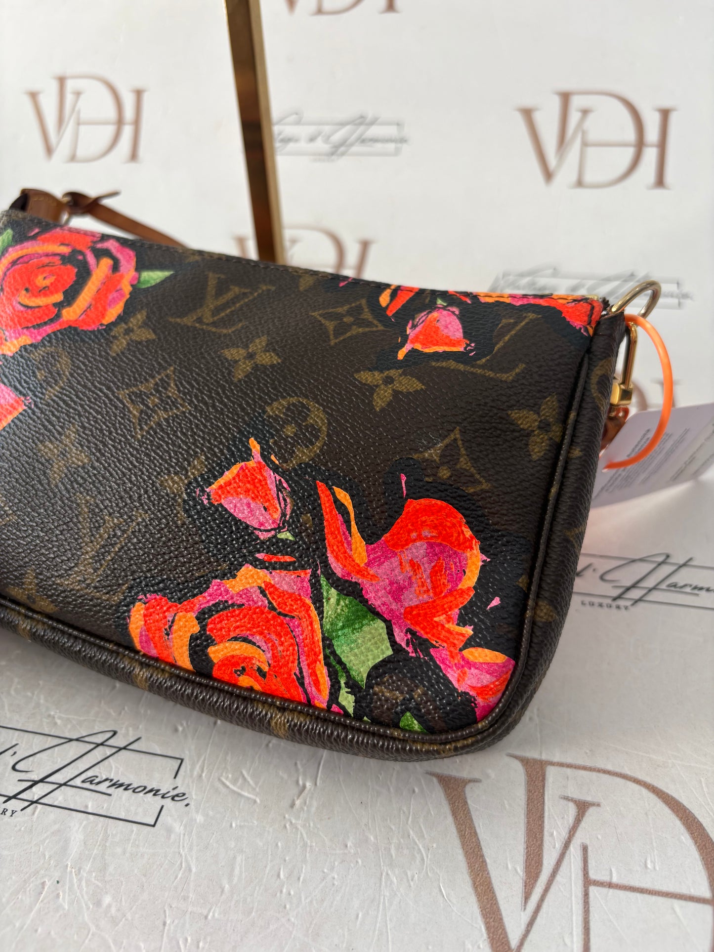383896 - Louis Vuitton Pochette Accessoires