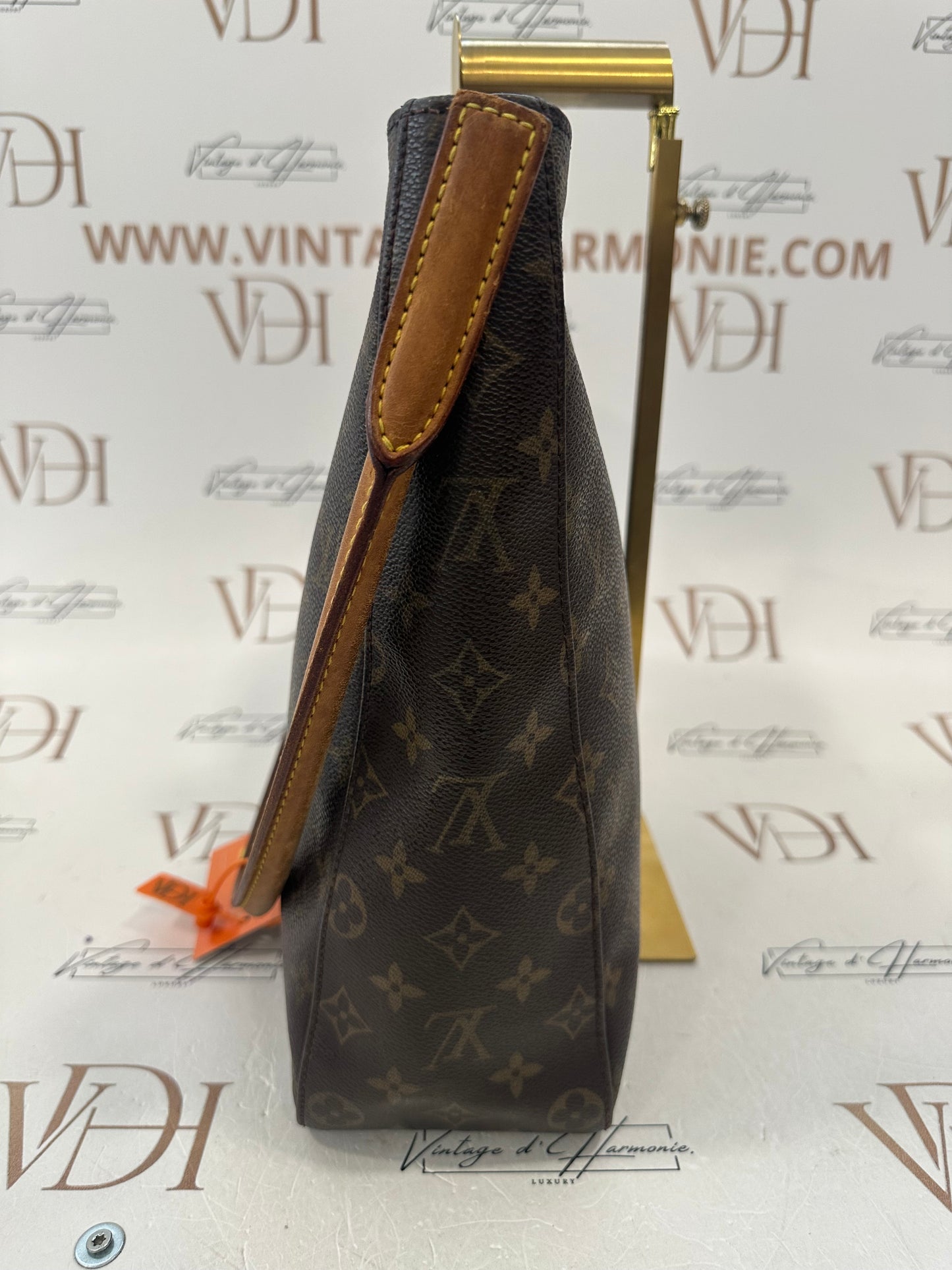 016911 - Louis Vuitton Looping GM