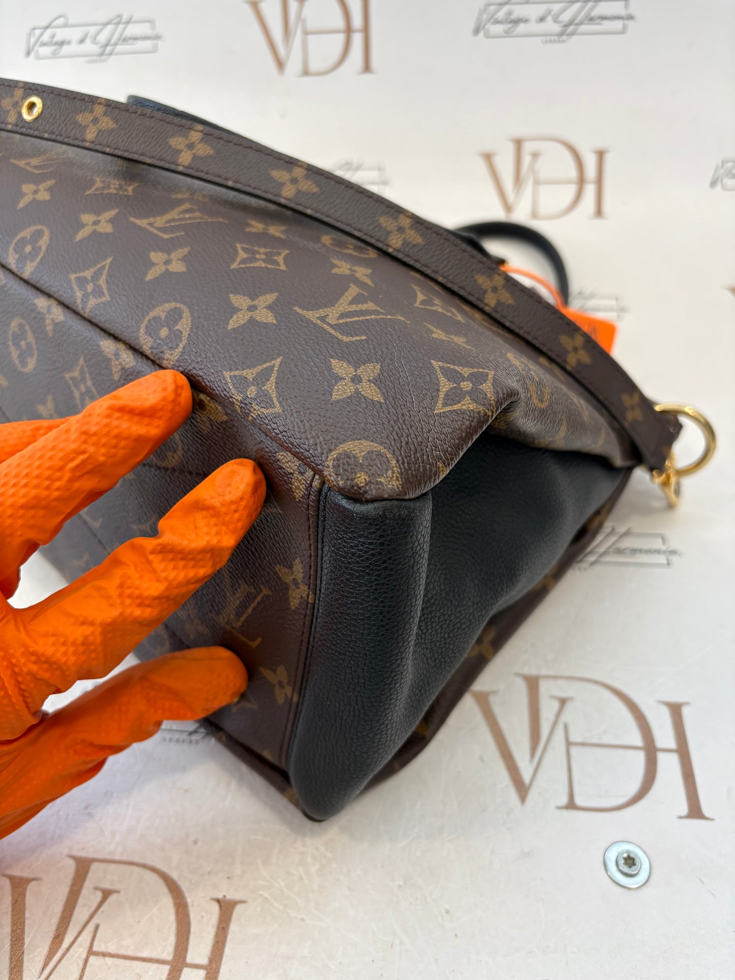 201176 - Louis Vuitton Pallas