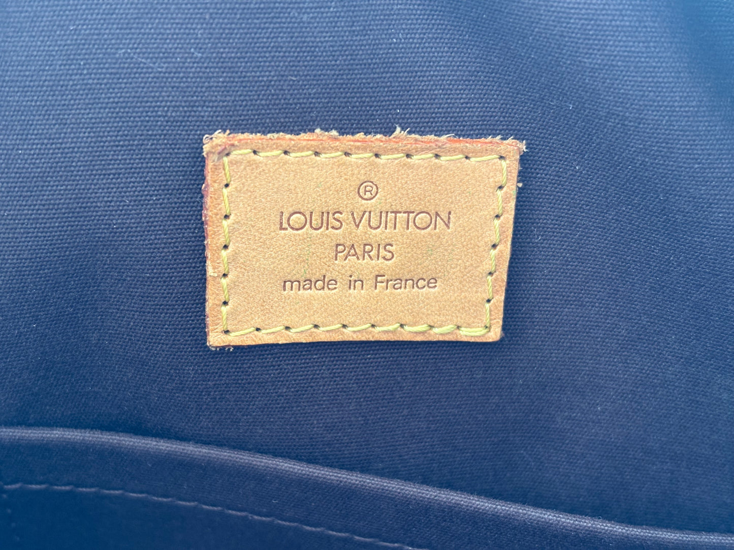 384003 - Louis Vuitton Summit Drive