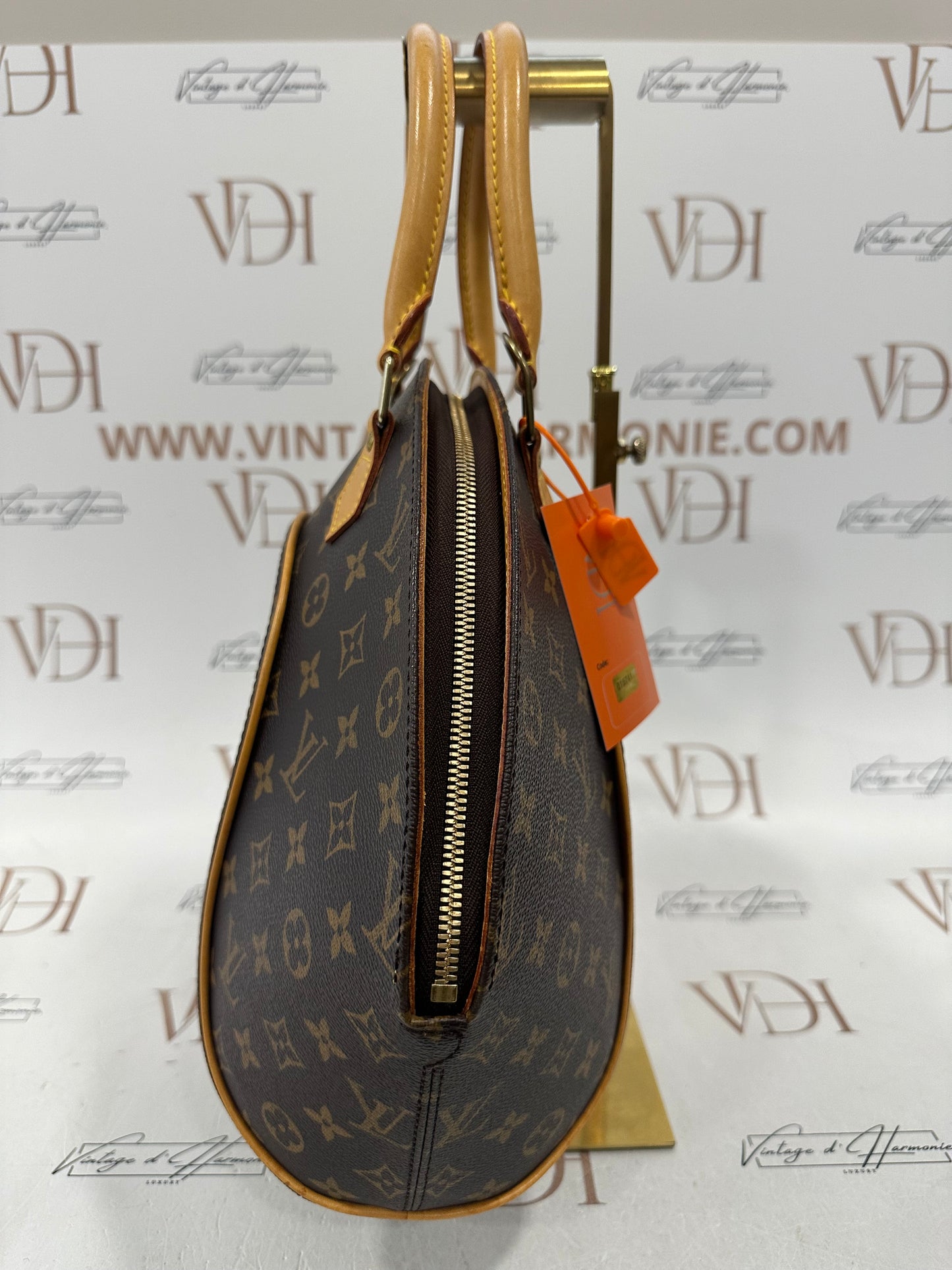 018741 - Louis Vuitton Ellipse MM
