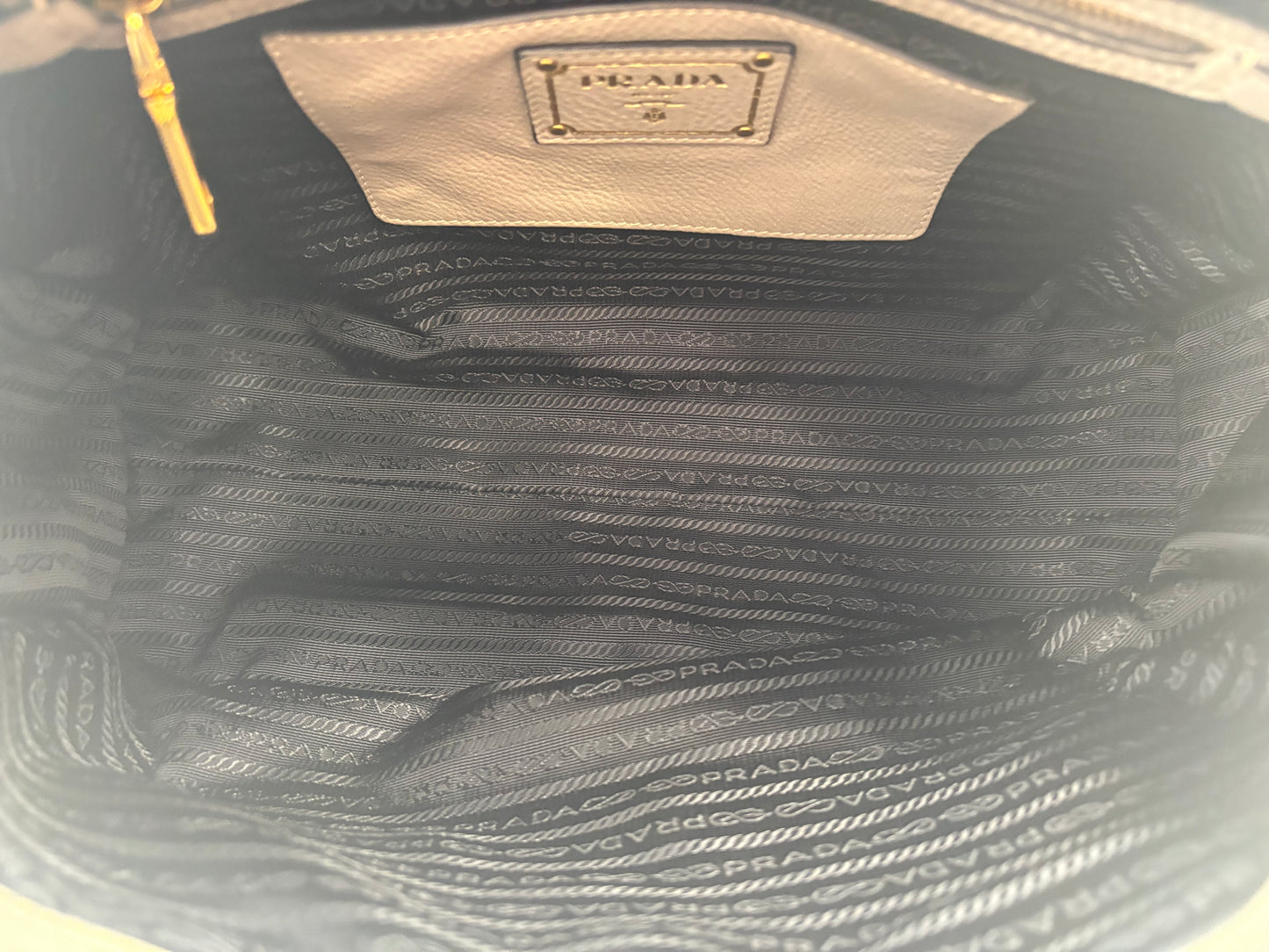 200750 - Prada