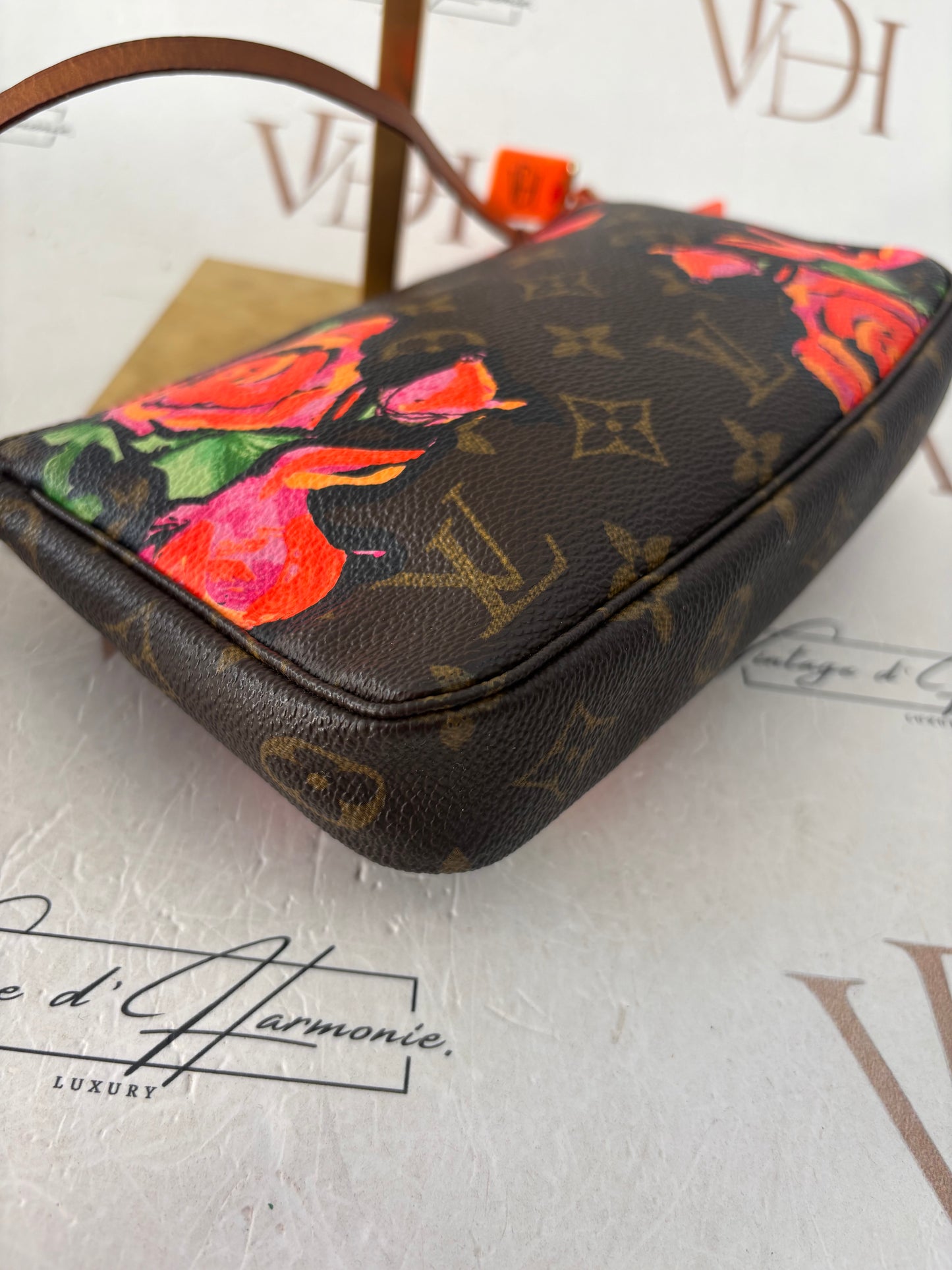 383896 - Louis Vuitton Pochette Accessoires