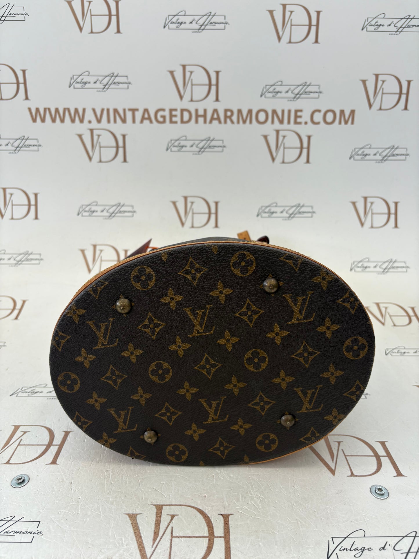 018539 - Louis Vuitton Bucket GM