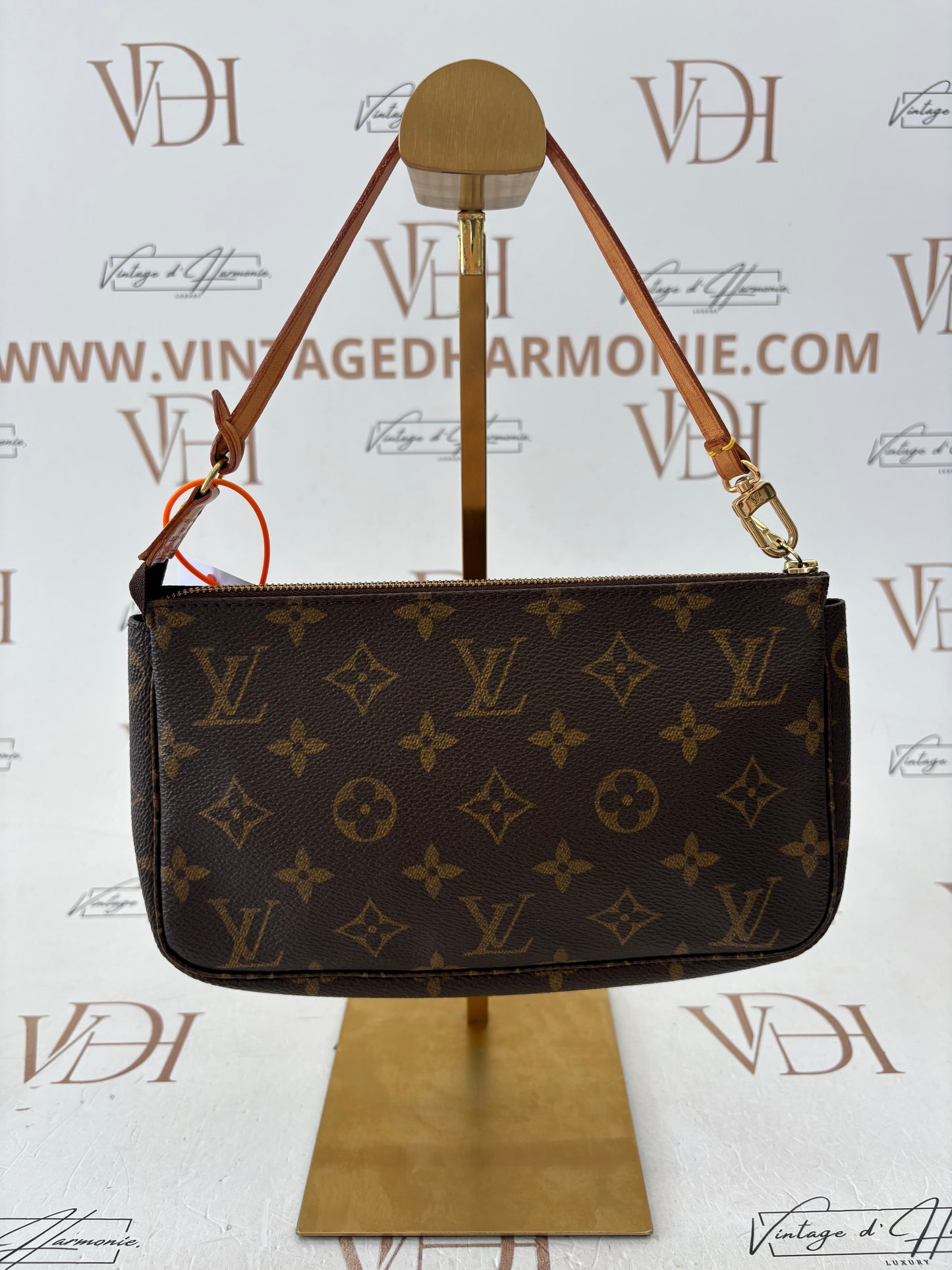 018555 - Louis Vuitton Pochette Accessoires