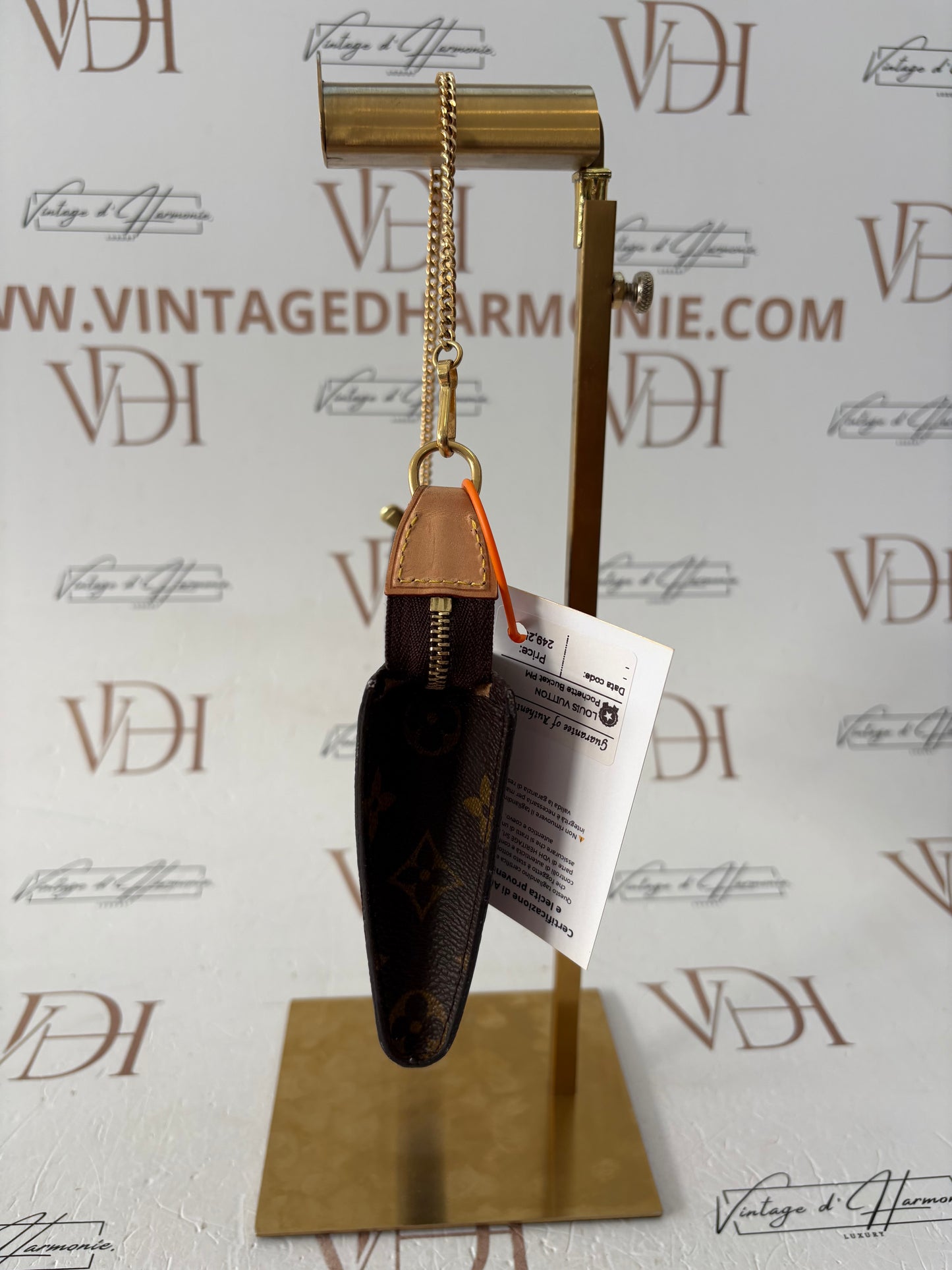 018171 - Louis Vuitton Pochette Bucket PM