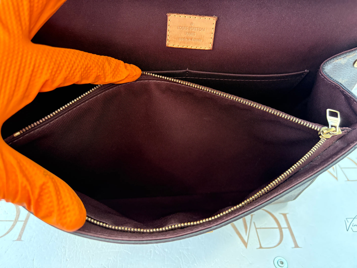201387 - Louis Vuitton Cluny