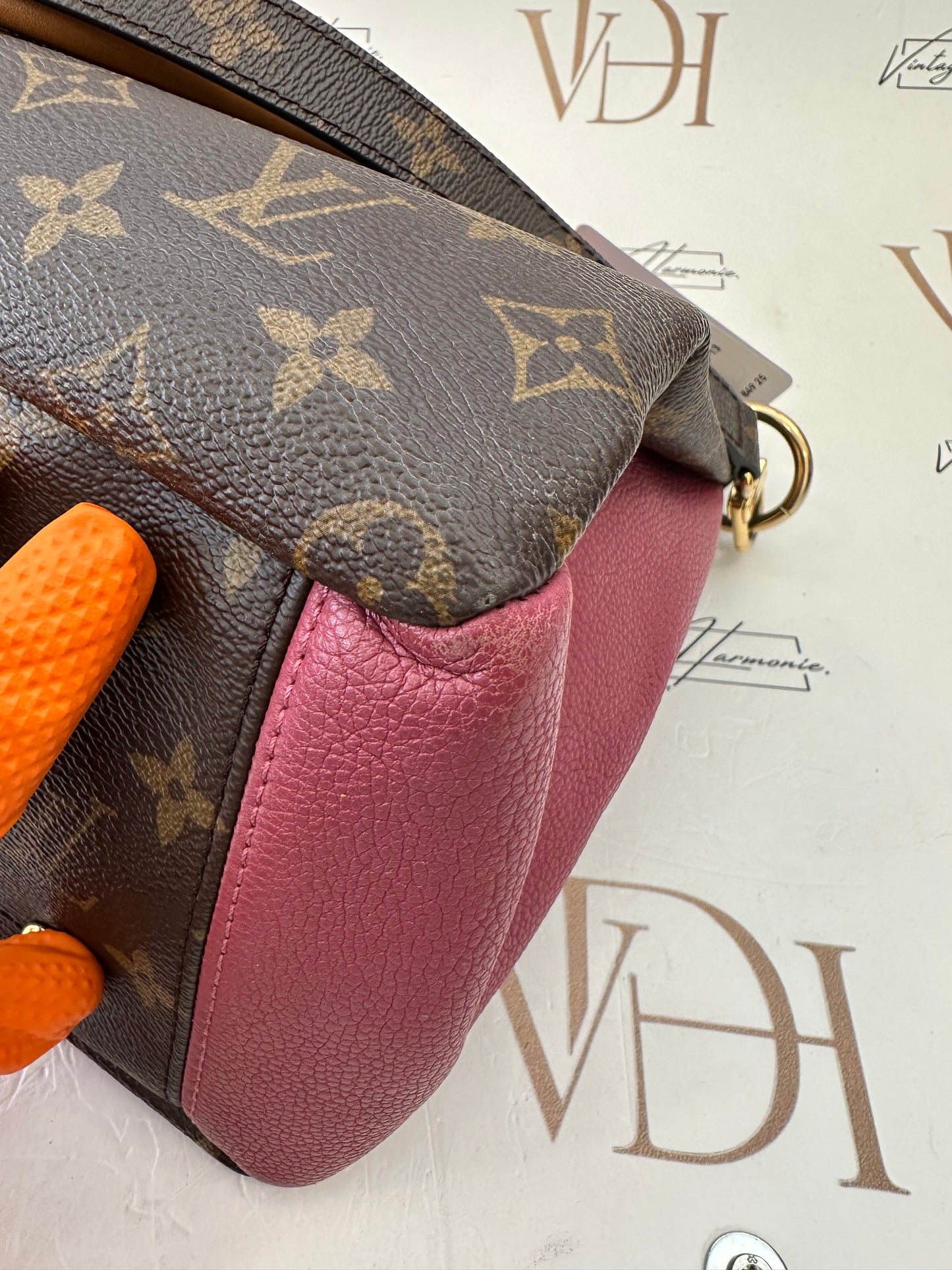 382943 - Louis Vuitton Pallas