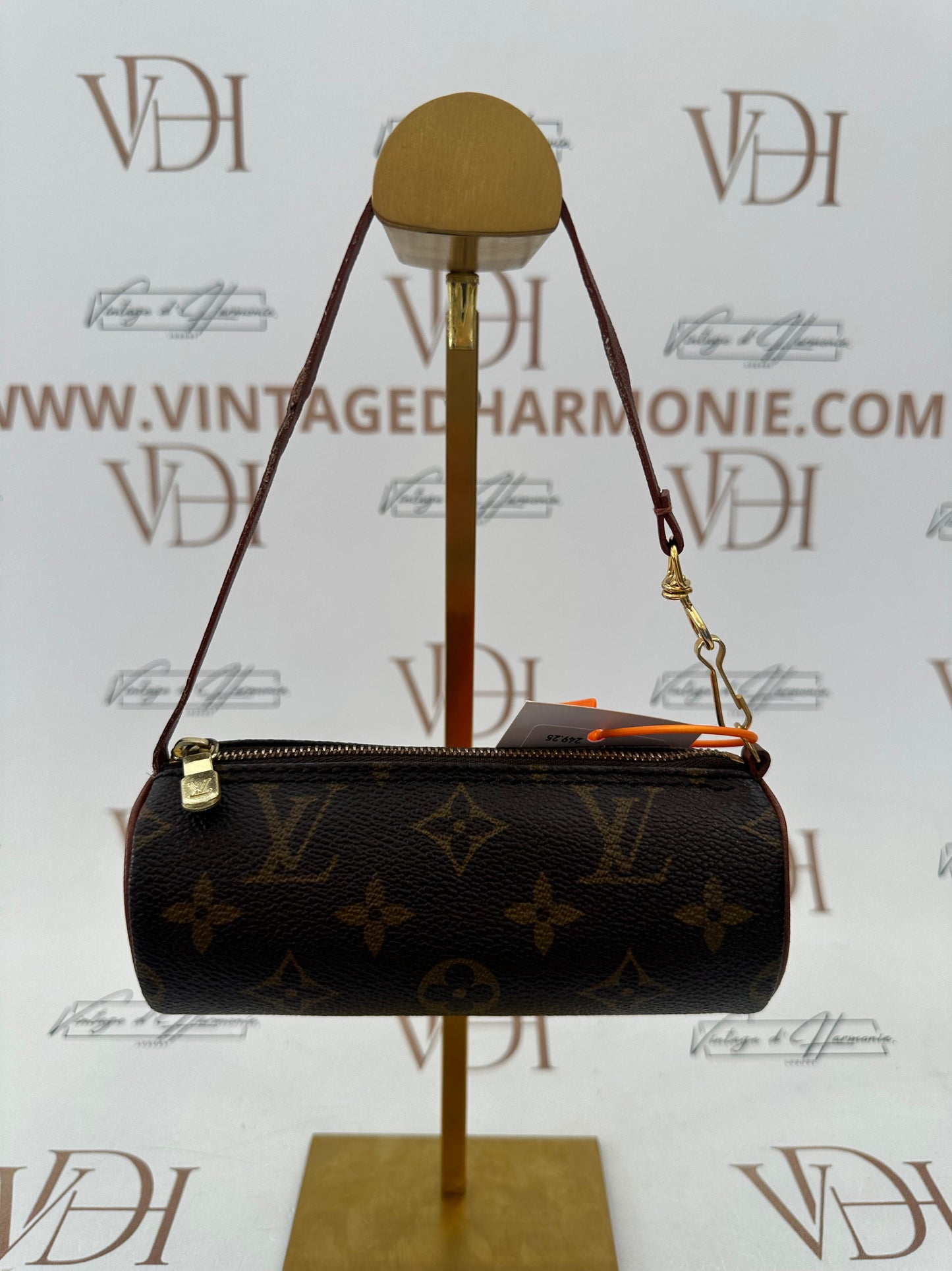 016913 - Louis Vuitton Papillon Pouch