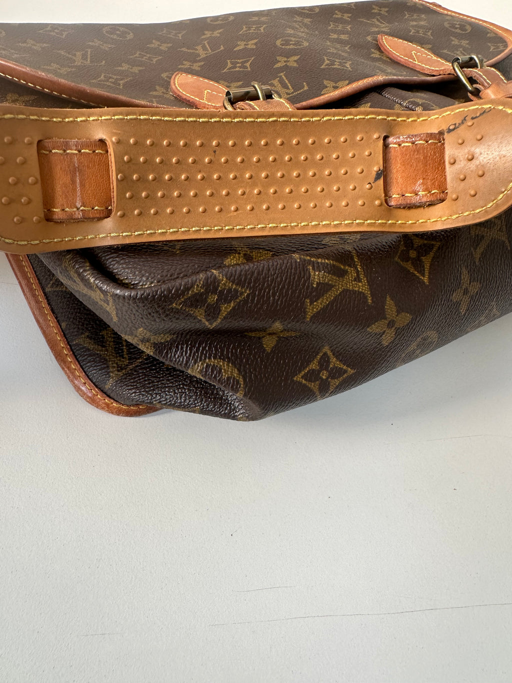 Louis Vuitton Gibeciere GM