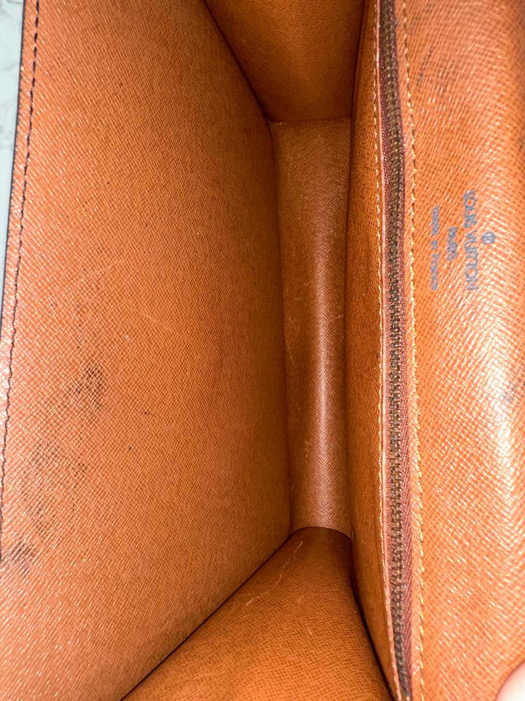 Louis Vuitton Monceau 28