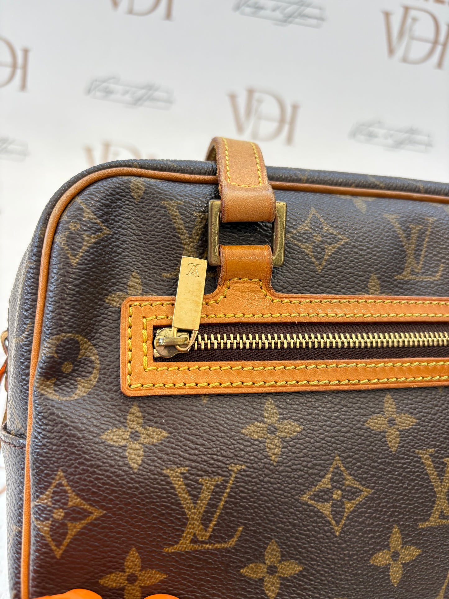 018257 - Louis Vuitton Cite MM