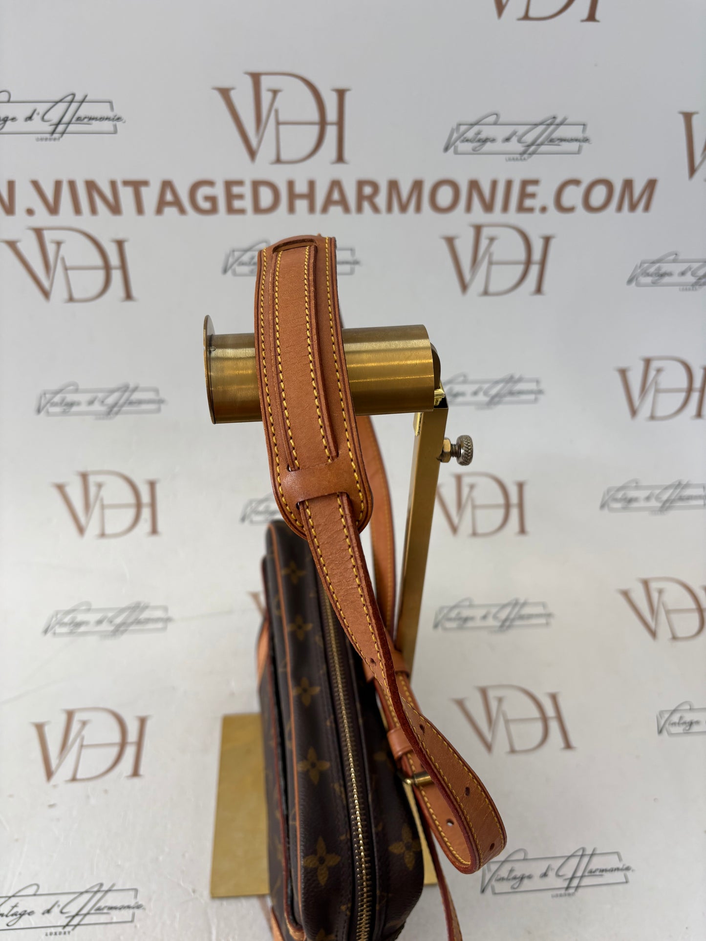 018267 - Louis Vuitton Trocadero 24