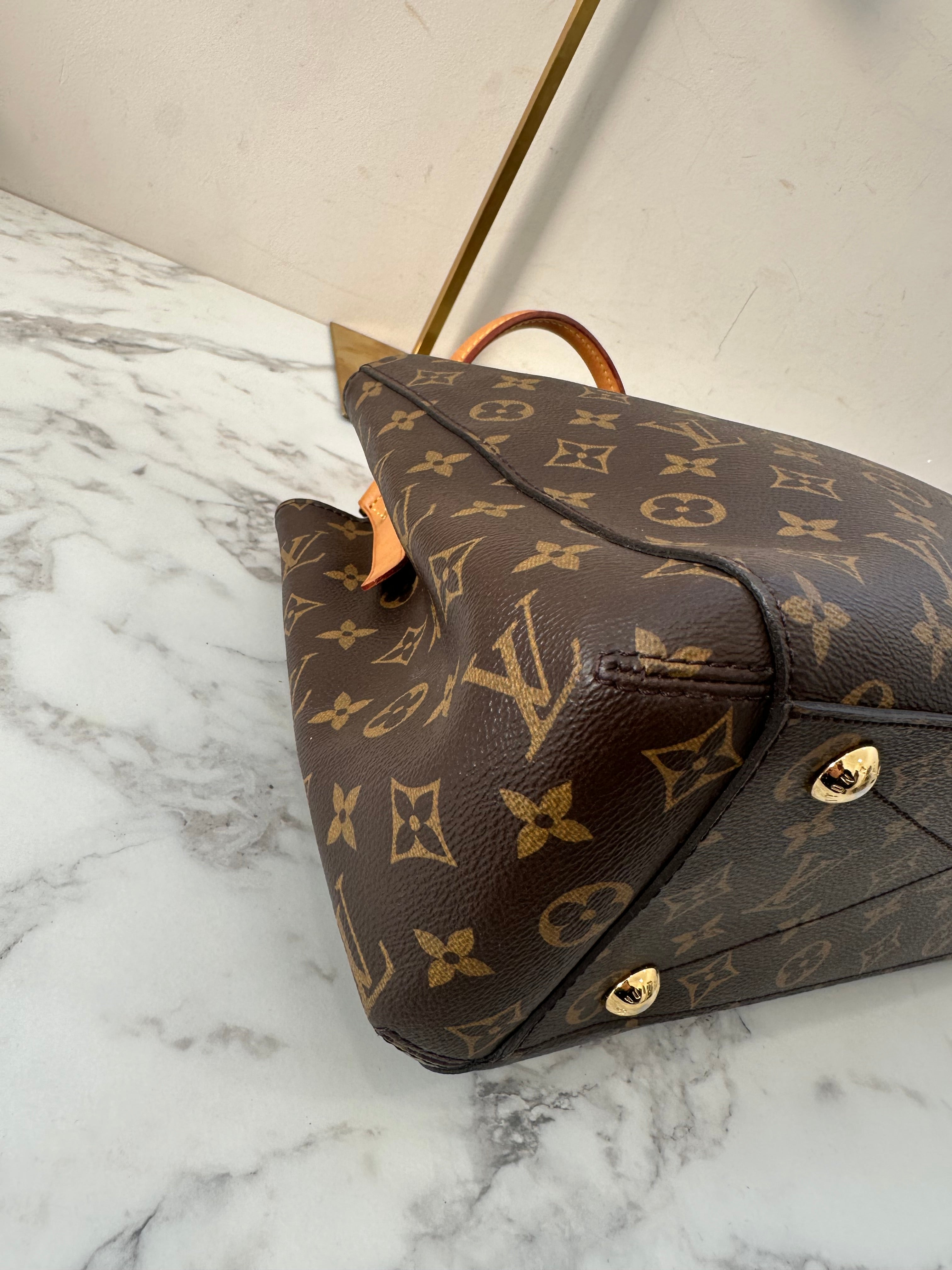Louis Vuitton Montaigne