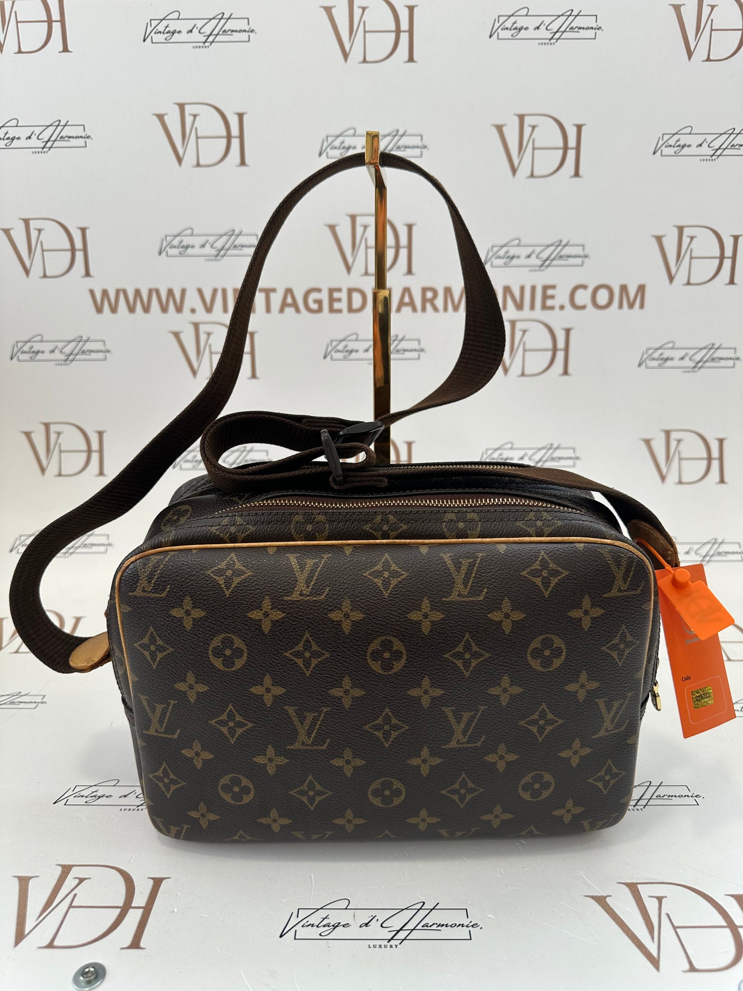 018123 - Louis Vuitton Reporter PM