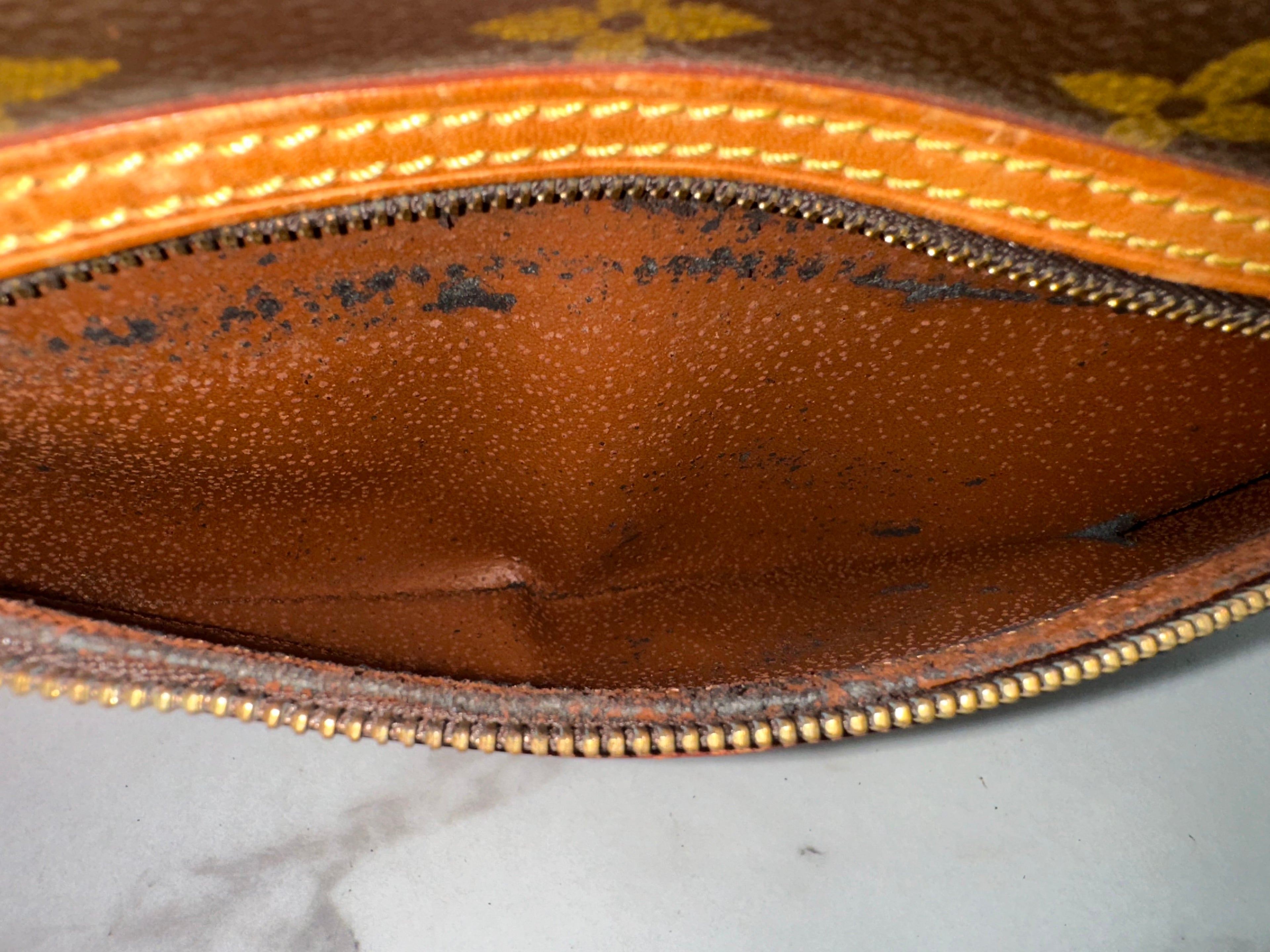 Louis Vuitton Dragonne GM