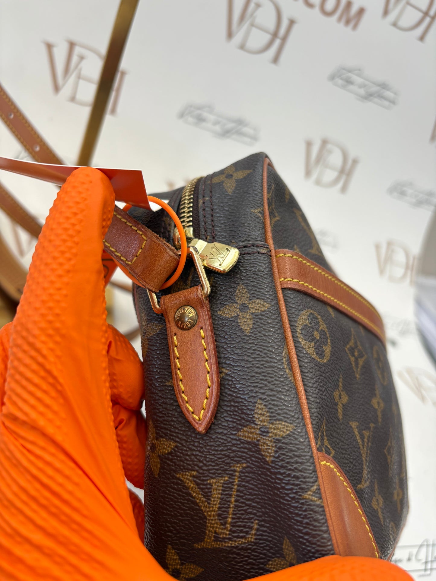 018991 - Louis Vuitton Trocadero 27