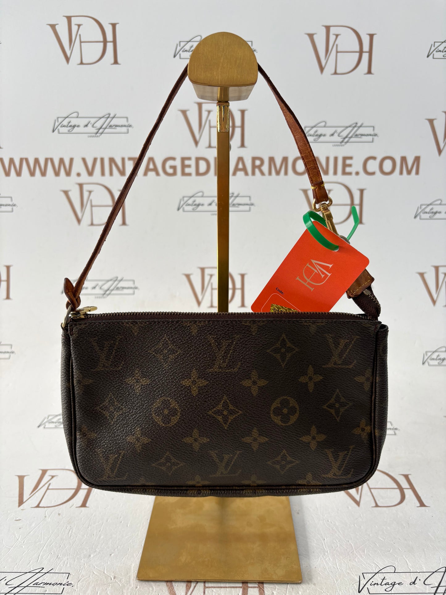 017193 - Louis Vuitton Pochette Accessoires
