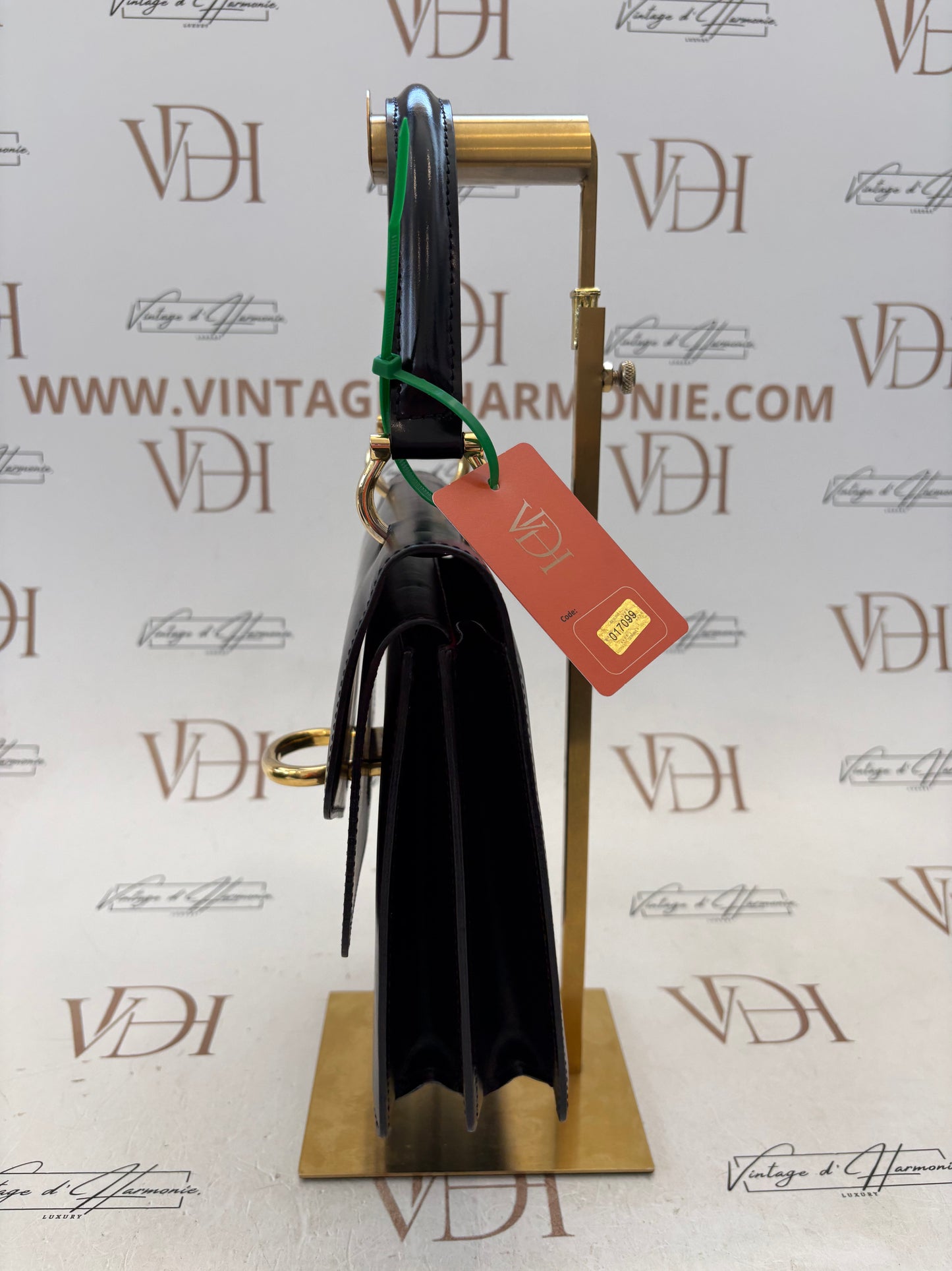017099 - Céline Black