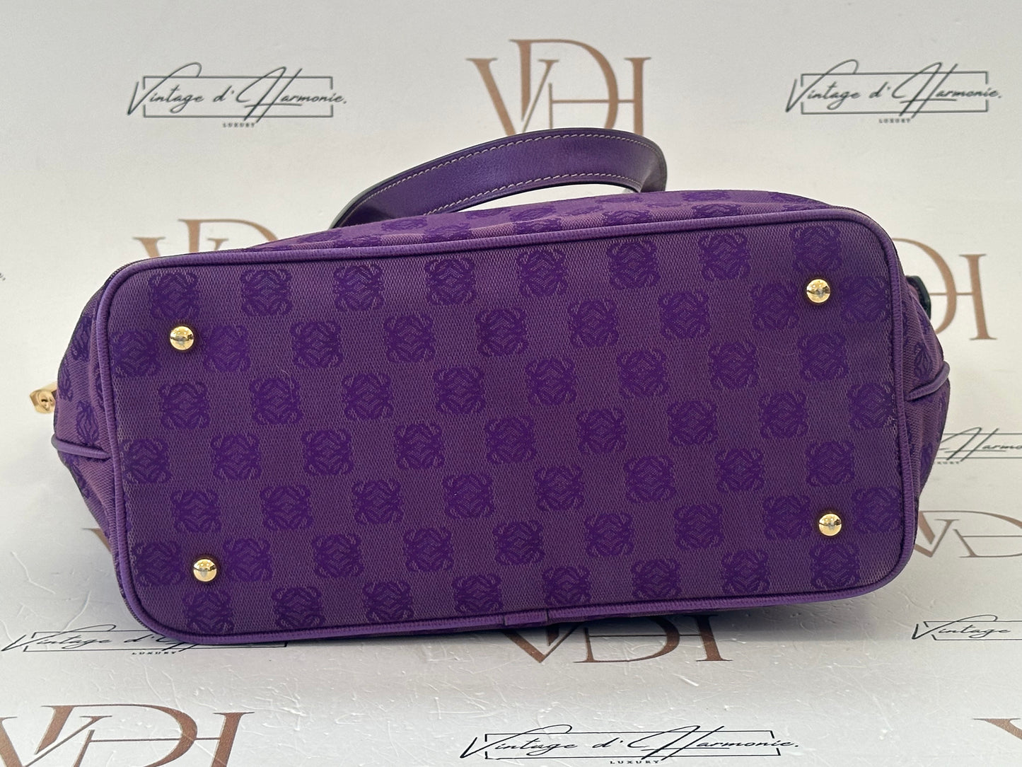 382386 - Loewe