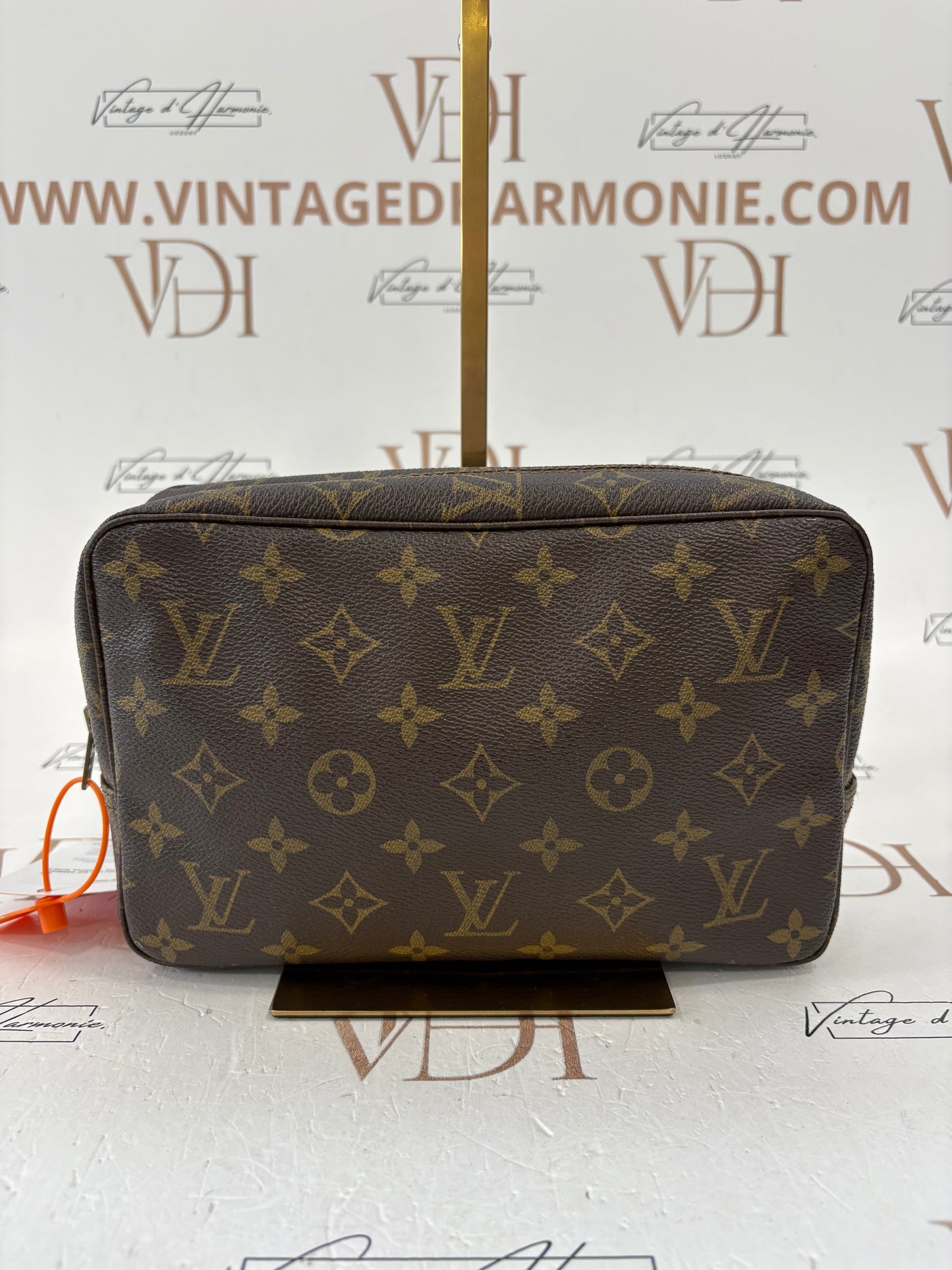 018700 - Louis Vuitton Trousse Toilette 23