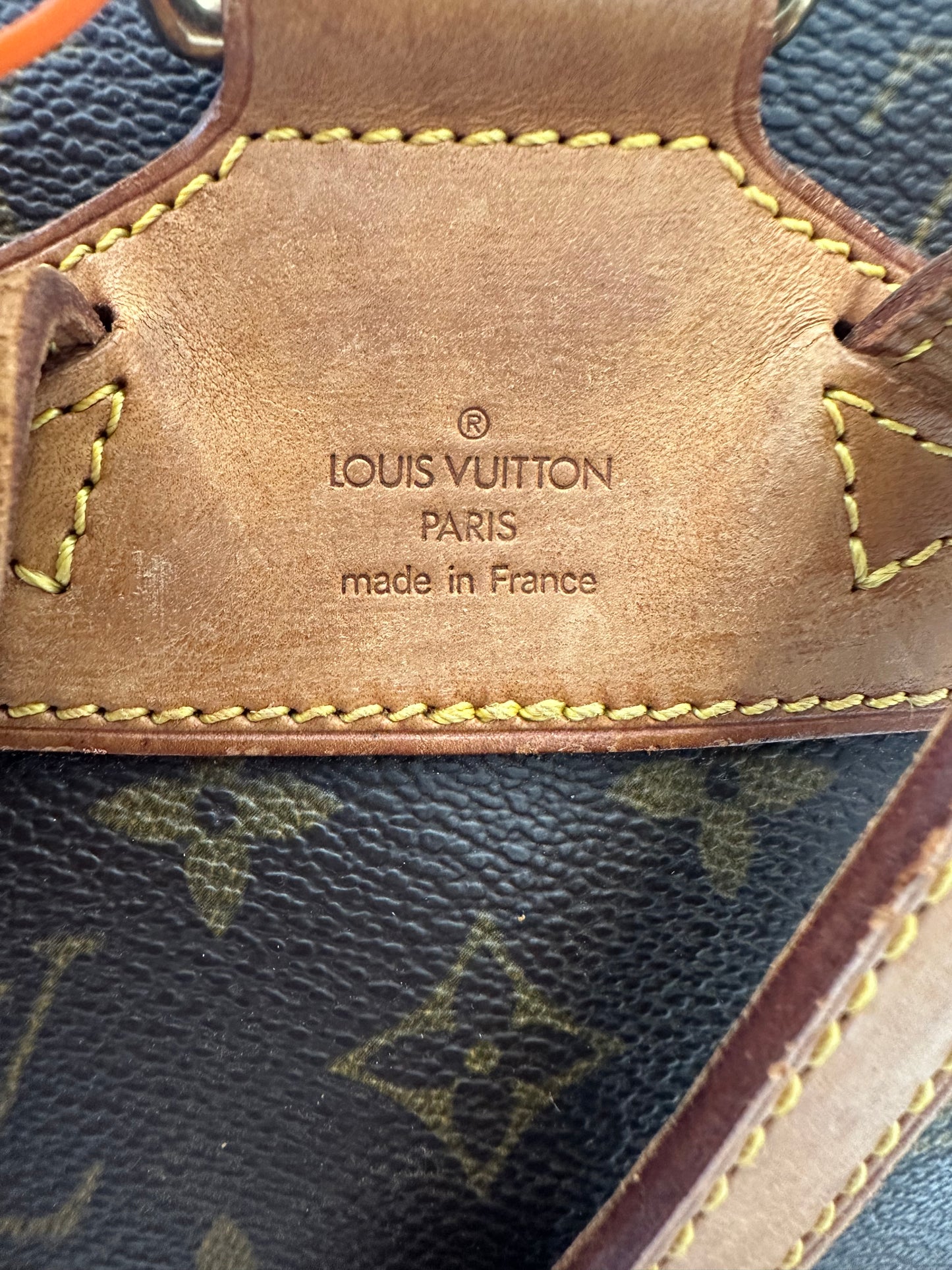 017912 - Louis Vuitton Montsouris MM