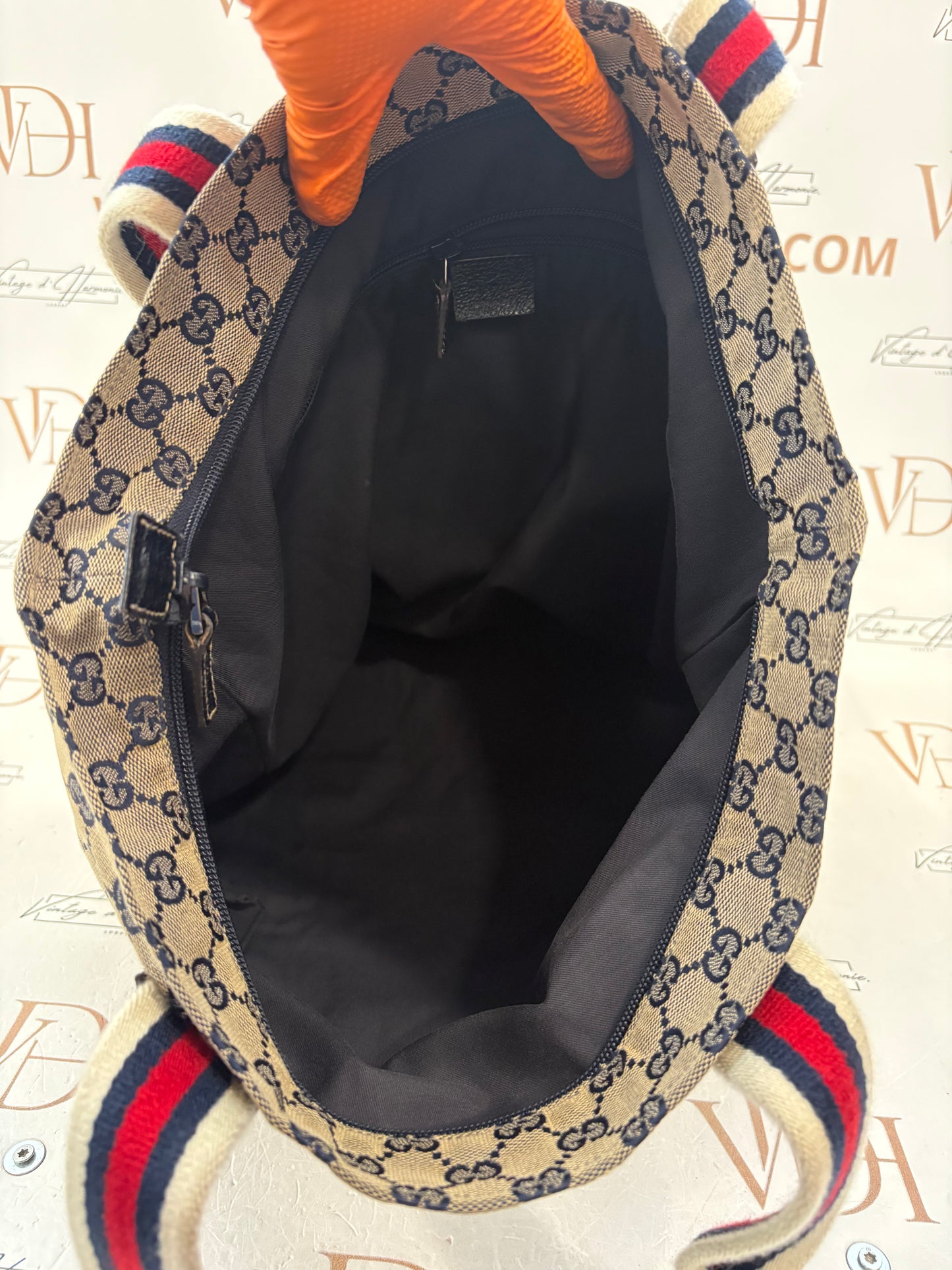 200949 - Gucci Sherry