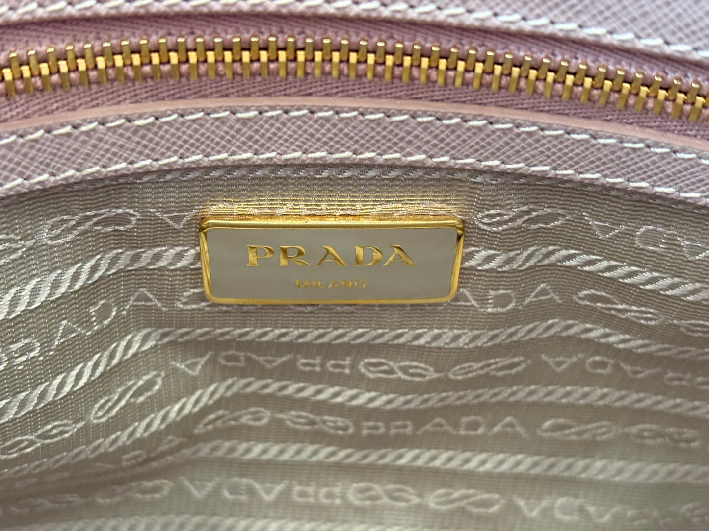 201296 - Prada Galleria