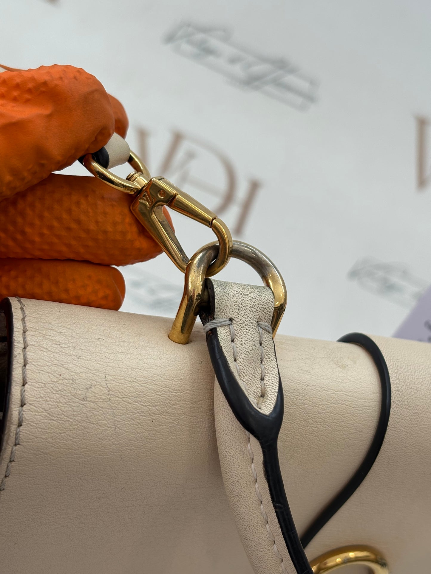 383979 - Louis Vuitton Locky BB
