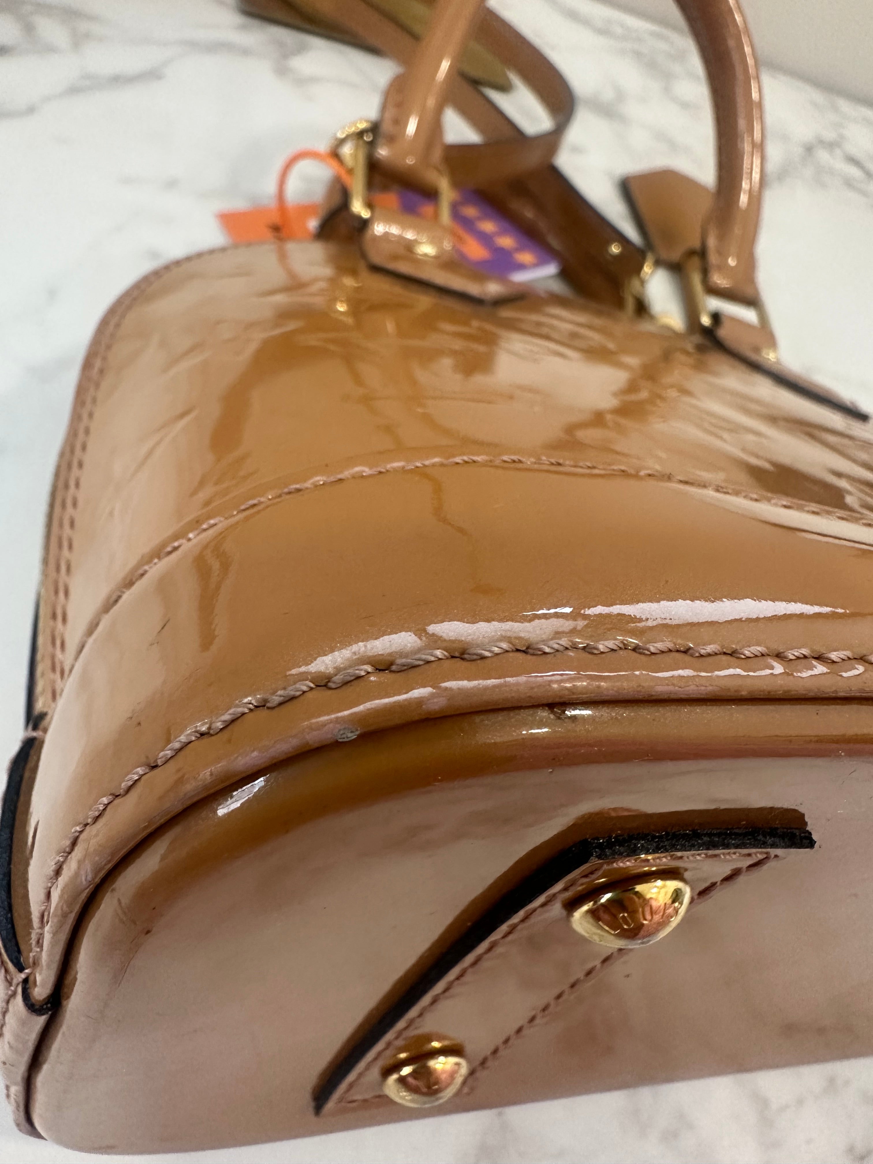 Louis Vuitton Alma BB Vernis Beige