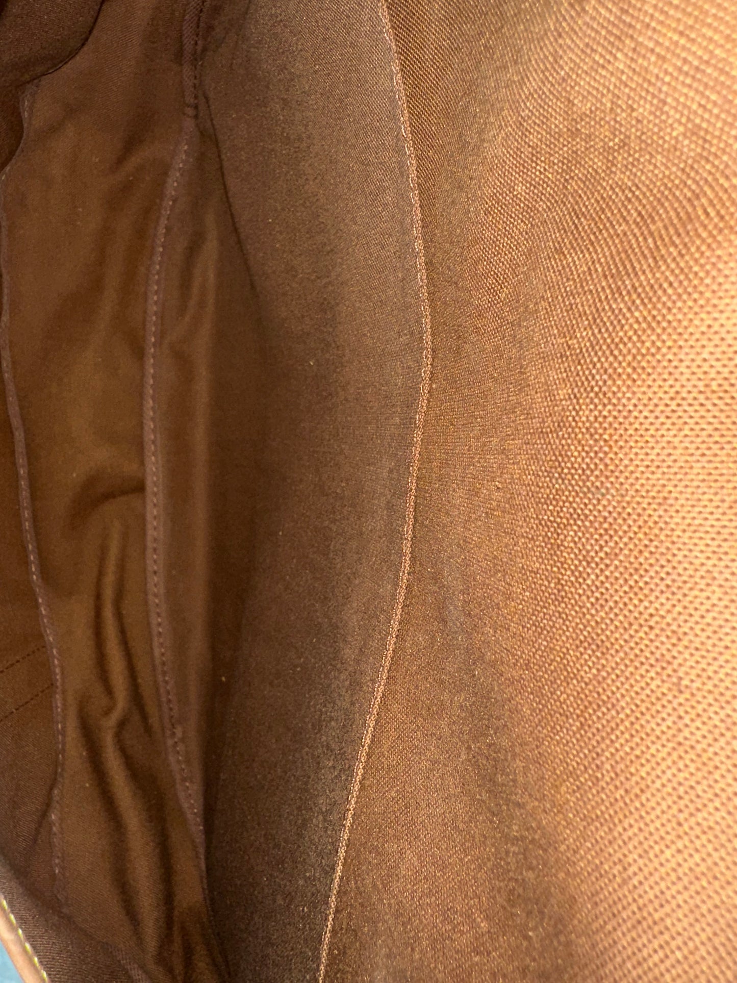 Louis Vuitton Saumur 43