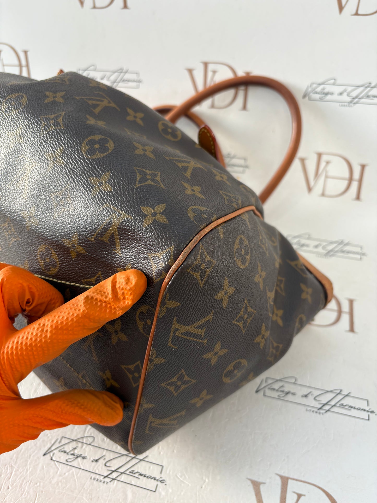 201661 - Louis Vuitton Tivoli