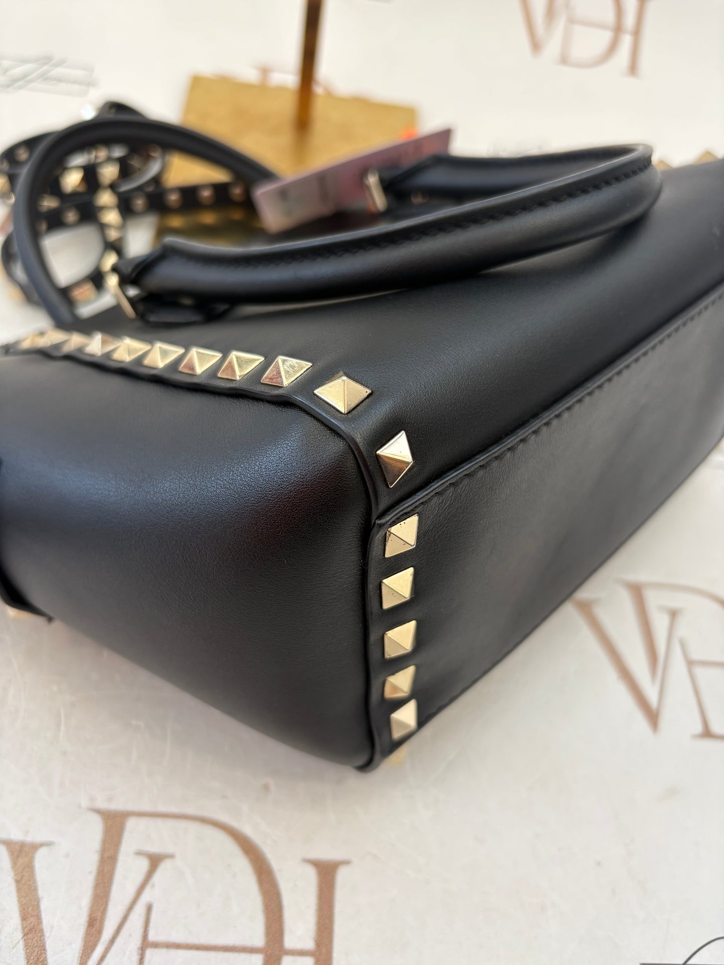 383885 - Valentino Rockstud